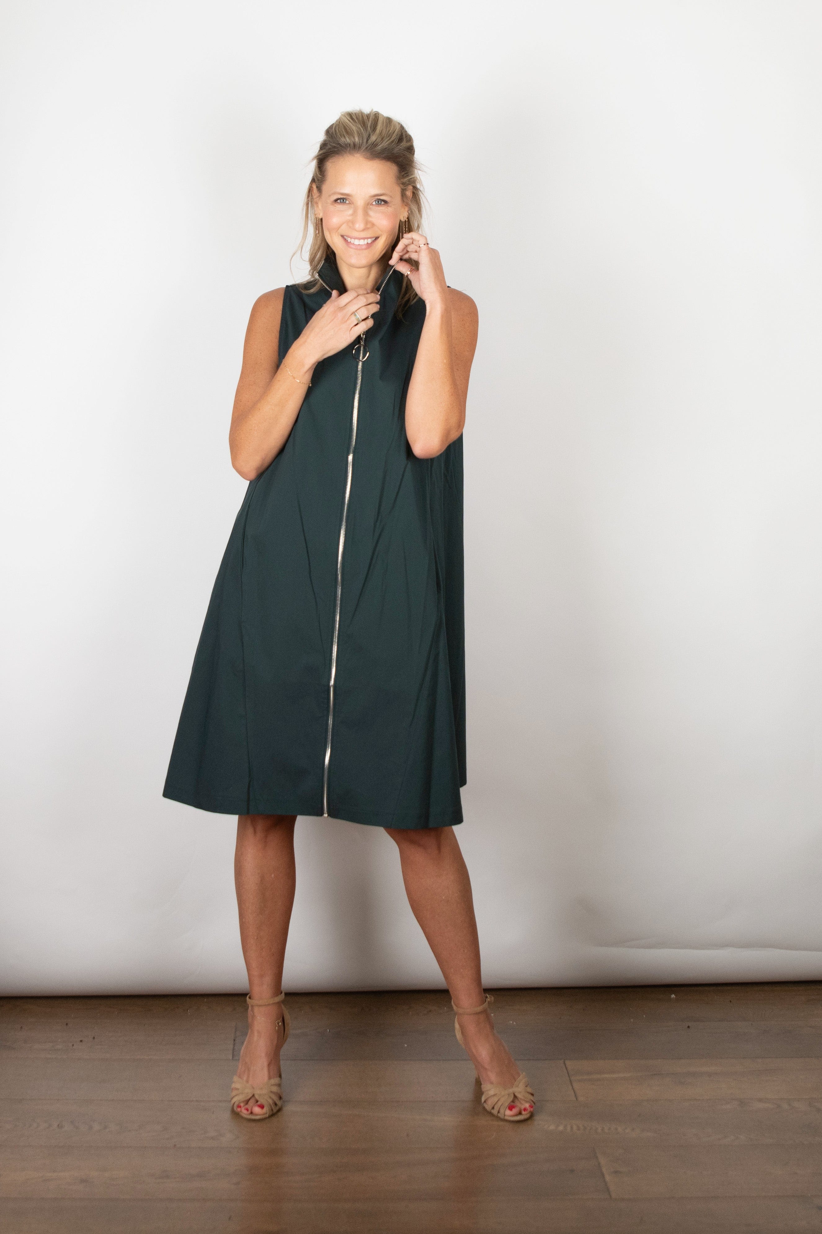 SHAKIRA  שמלה ירוקה ריצ׳רצ image 1