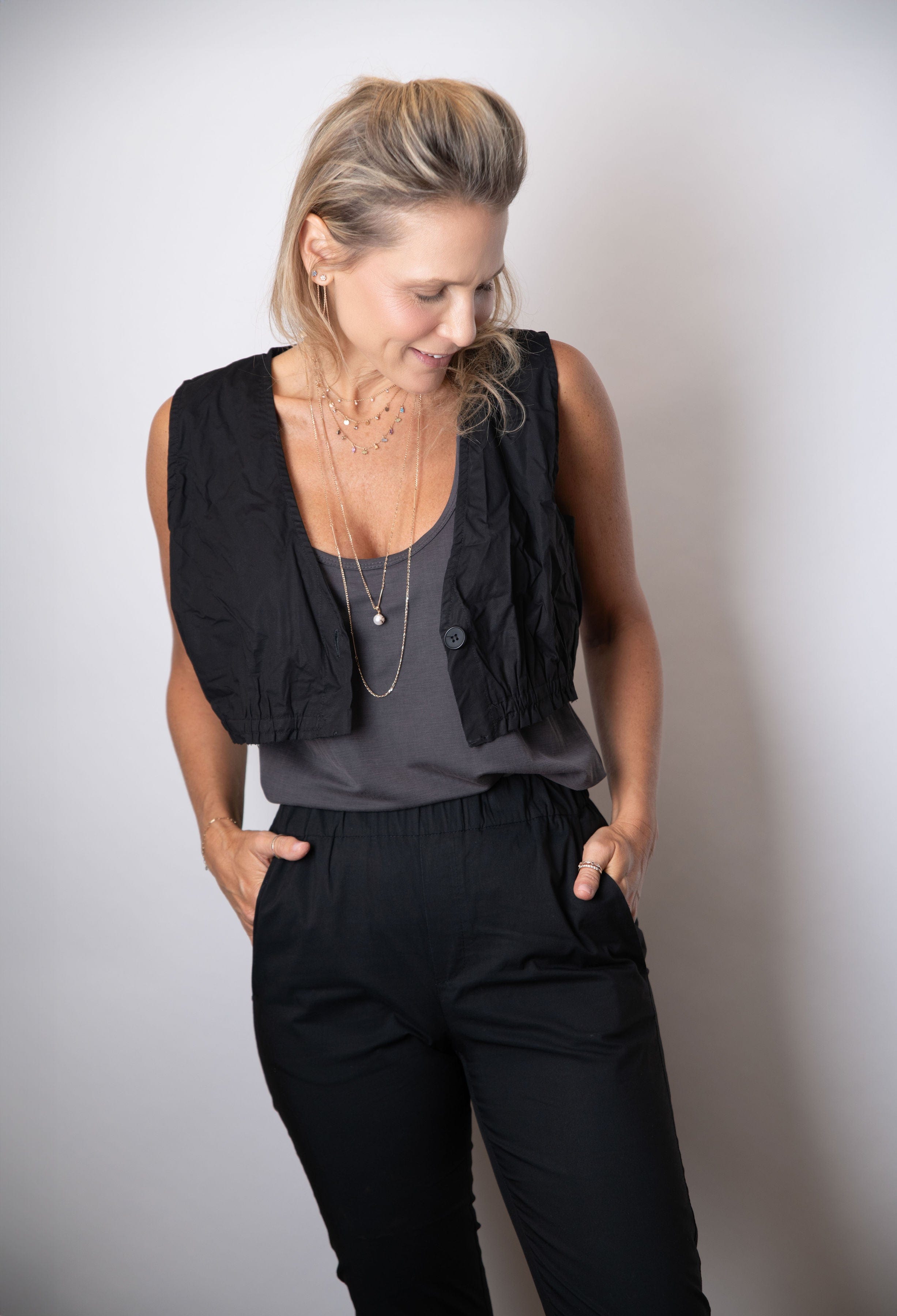 וסט קטן שחור image 1