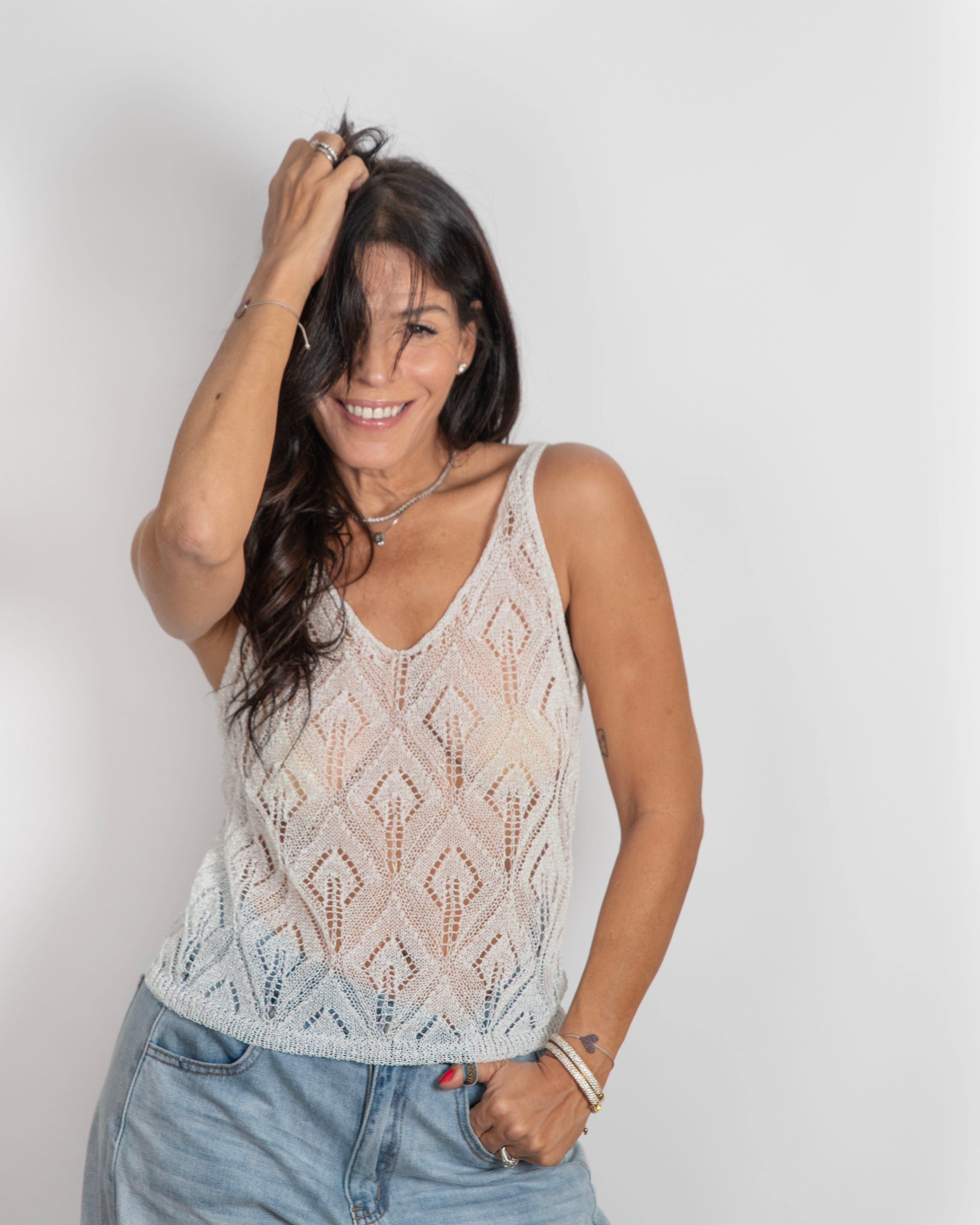 ALLICIA גופיית חורים לבנה image 8