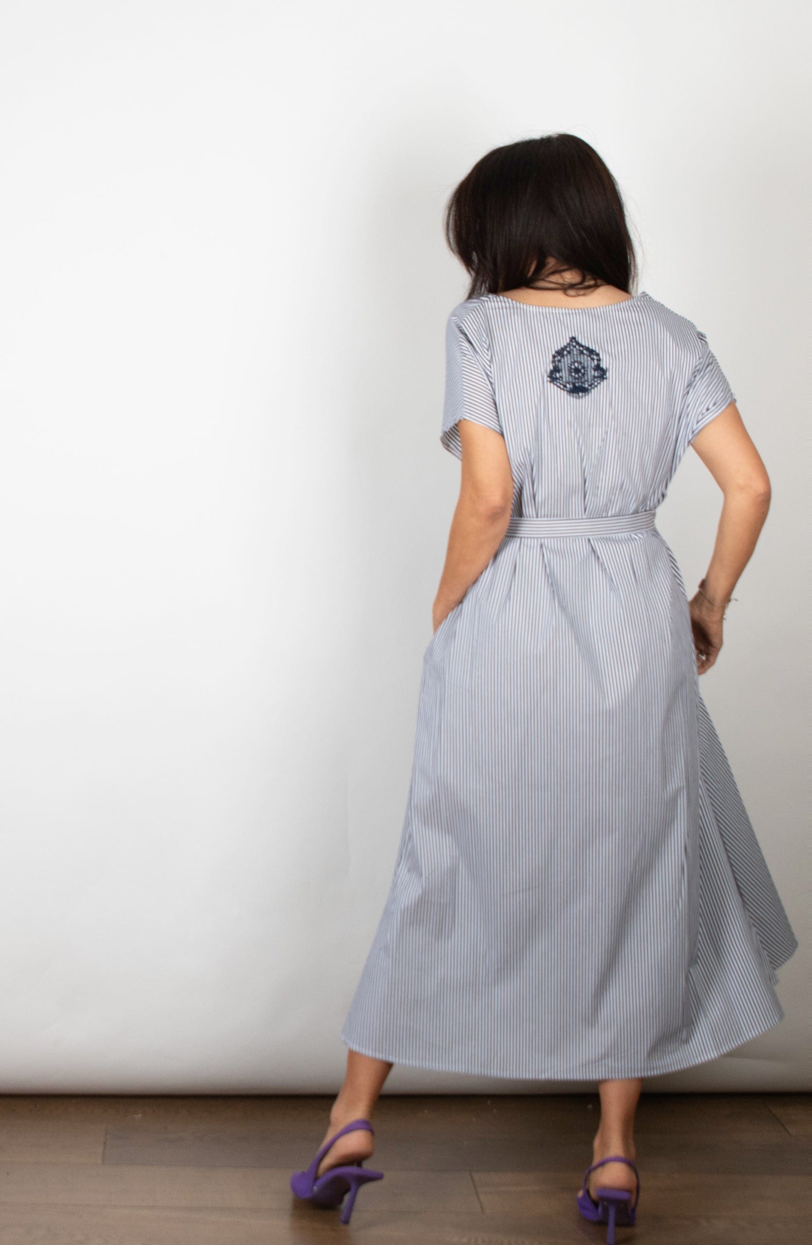 WINEHOUSE V שמלה אוברסייז image 3