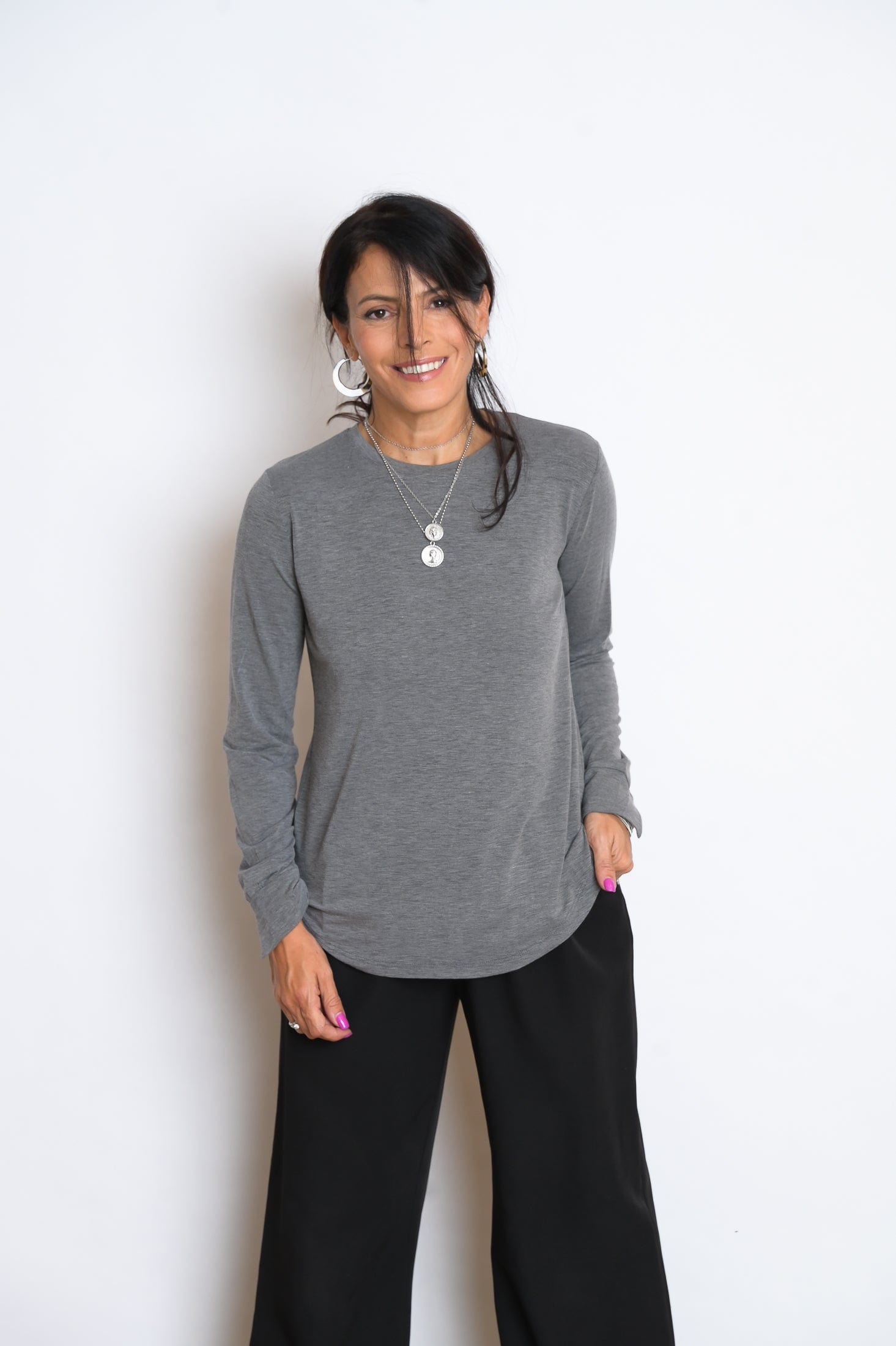 T SHIRT חולצה אפורה בייסיק image 5