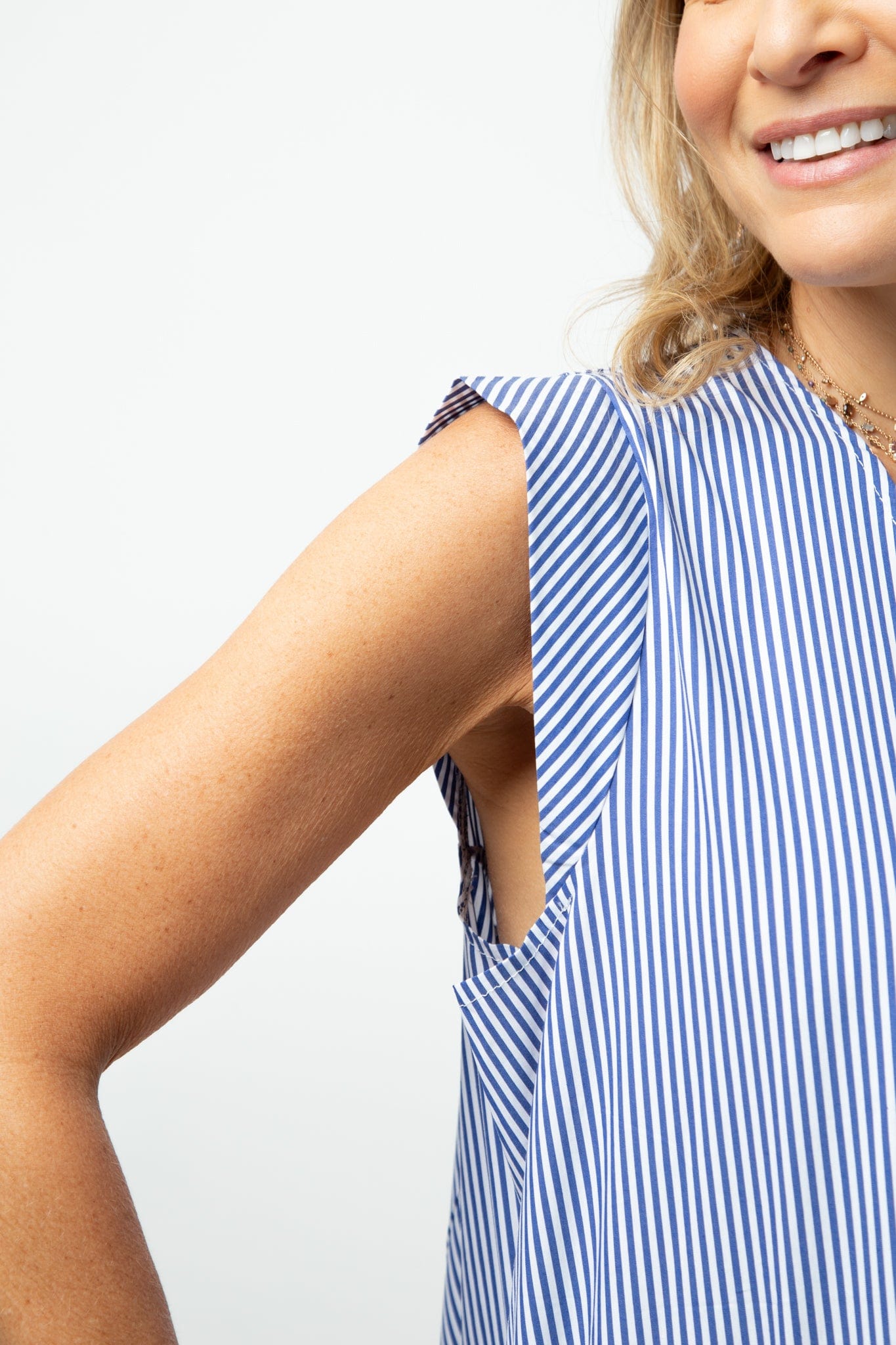 SHIFT DRESS V   שמלה אוברסייז image 7