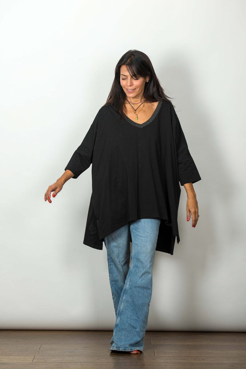 SHIN V חולצה שחורה אוברסייז