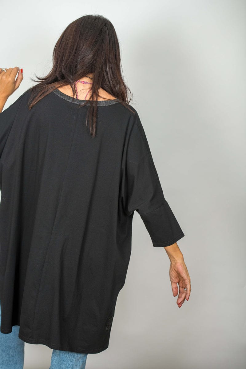 SHIN V חולצה שחורה אוברסייז