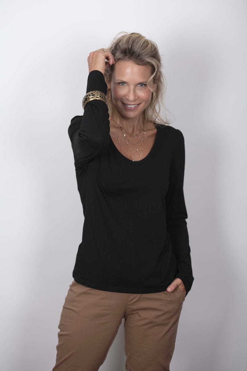 SAGIE חולצה שחורה בייסיק