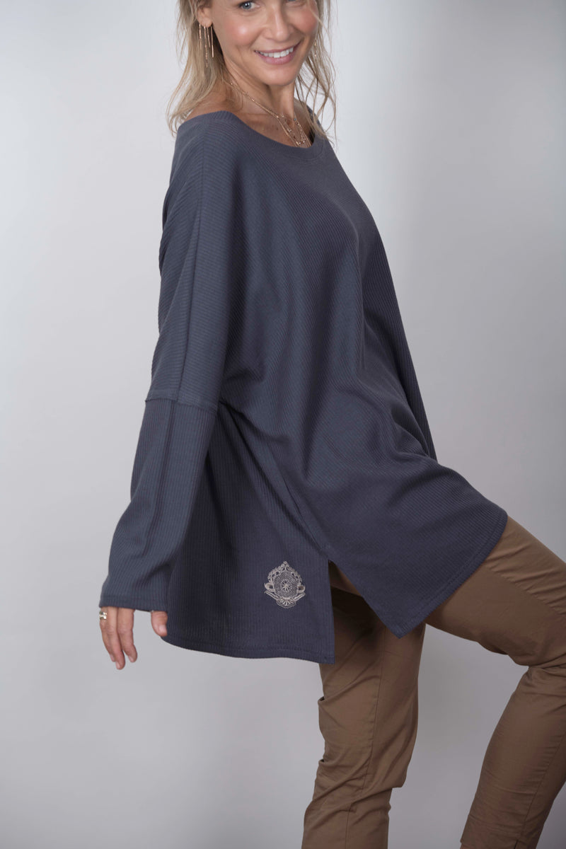 LARRY חולצה אוברסייז אפור