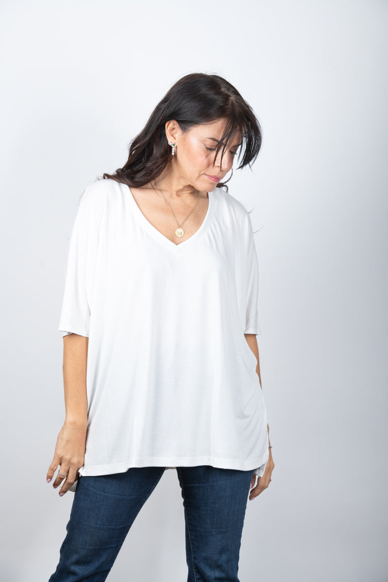 EOS V חולצה אוברסייז לבנה