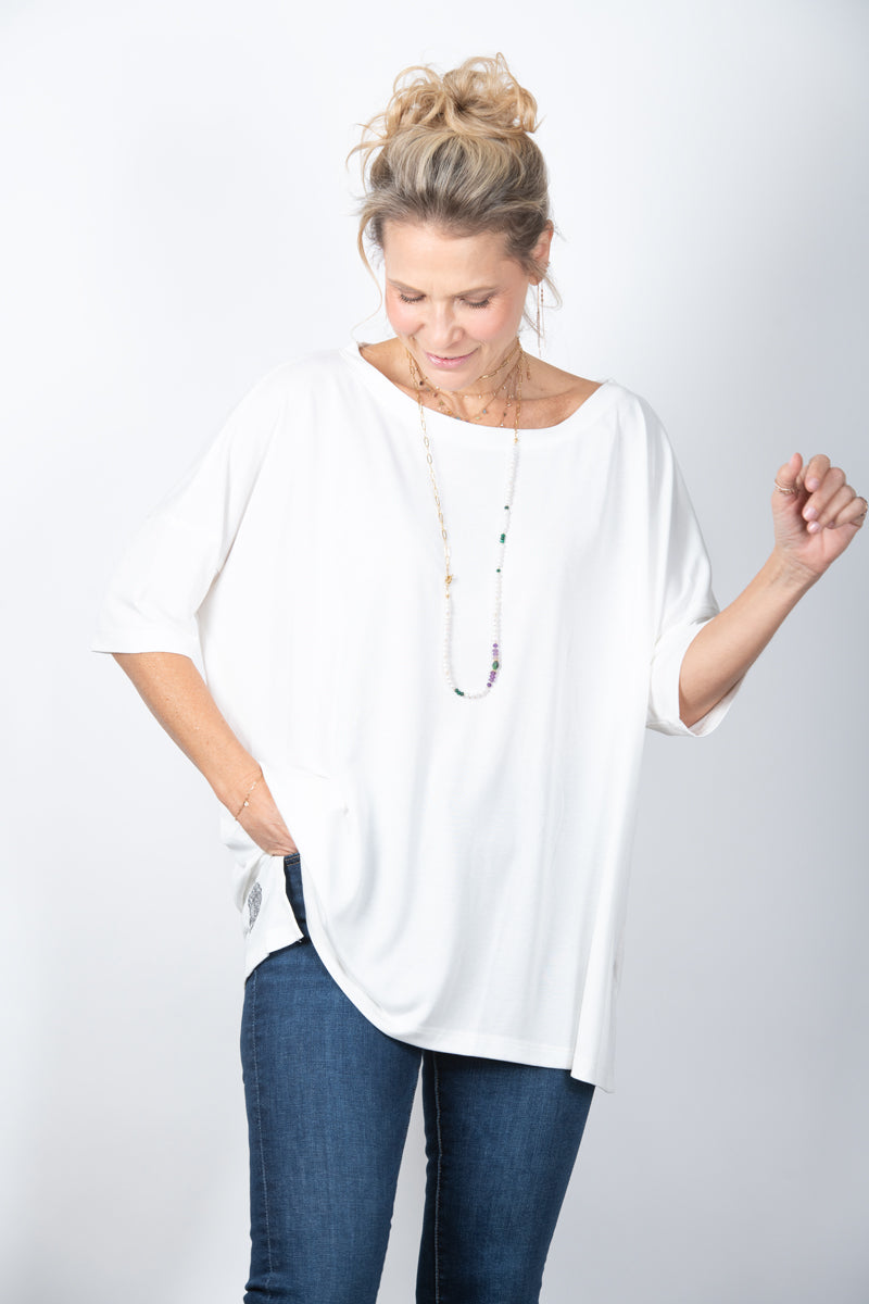 IRIS חולצה אוברסייז לבנה