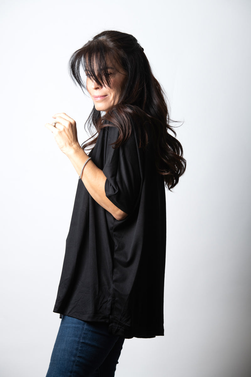 EOS V חולצה אוברסייז בייסיק שחורה