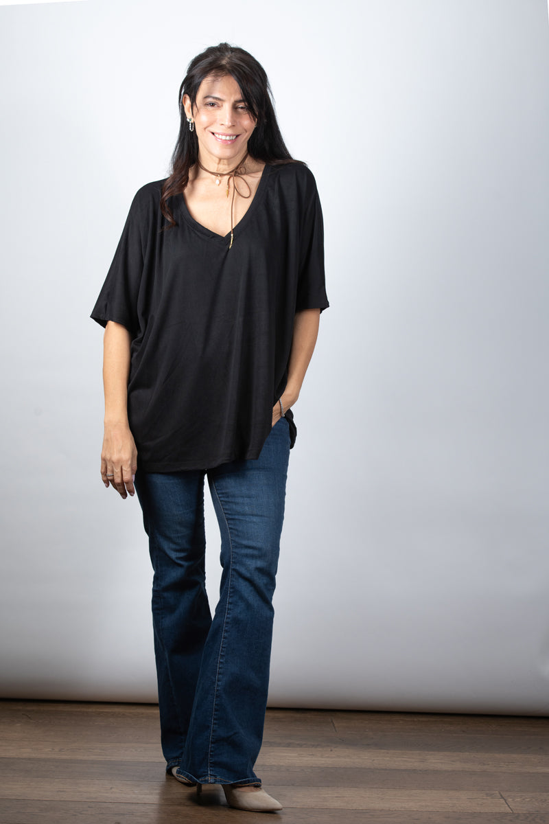 EOS V חולצה אוברסייז בייסיק שחורה