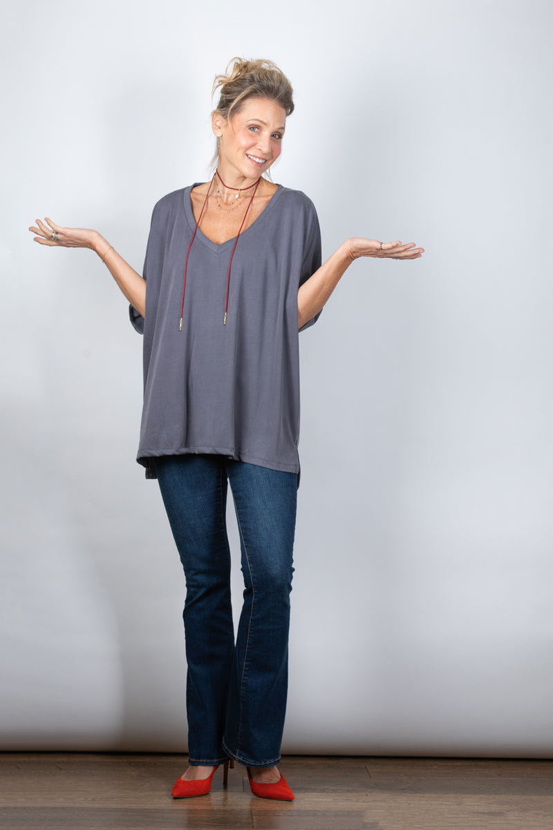 EOS V חולצה אוברסייז בייסיק אפורה