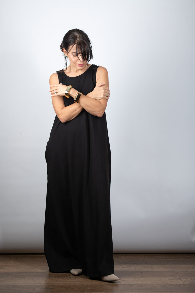 METIS שמלה שחורה מפתח ריצרצ