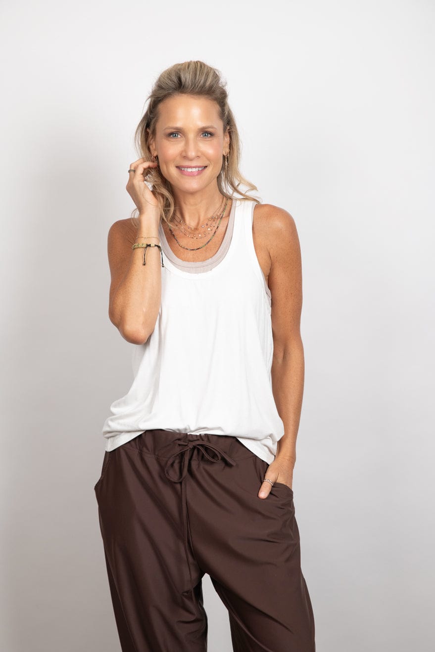 GUY גופיה לבן קאמל