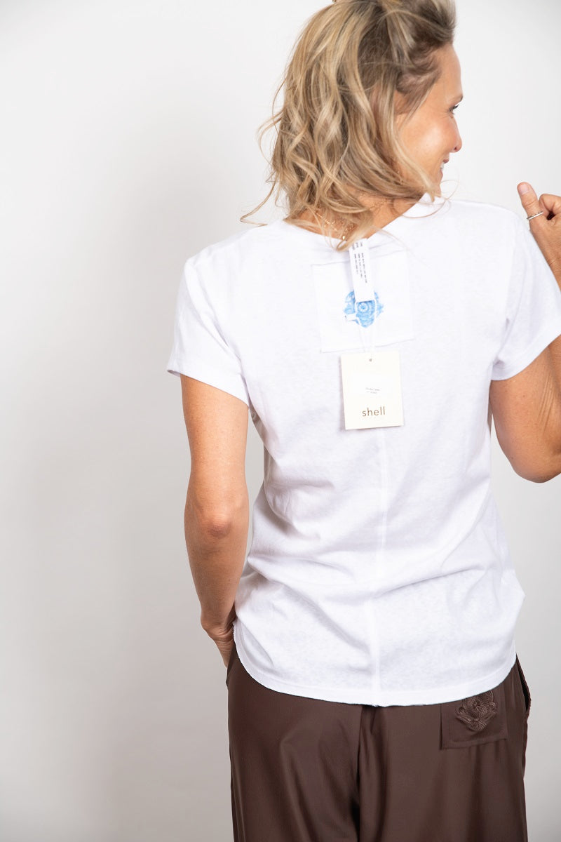 SHELL V חולצה בייסיק לבנה