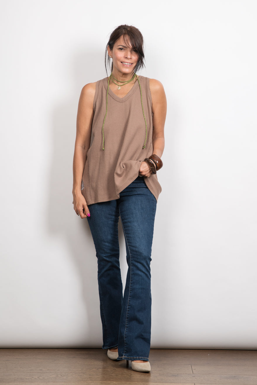 VIVI  V גופיה קאמל וופל