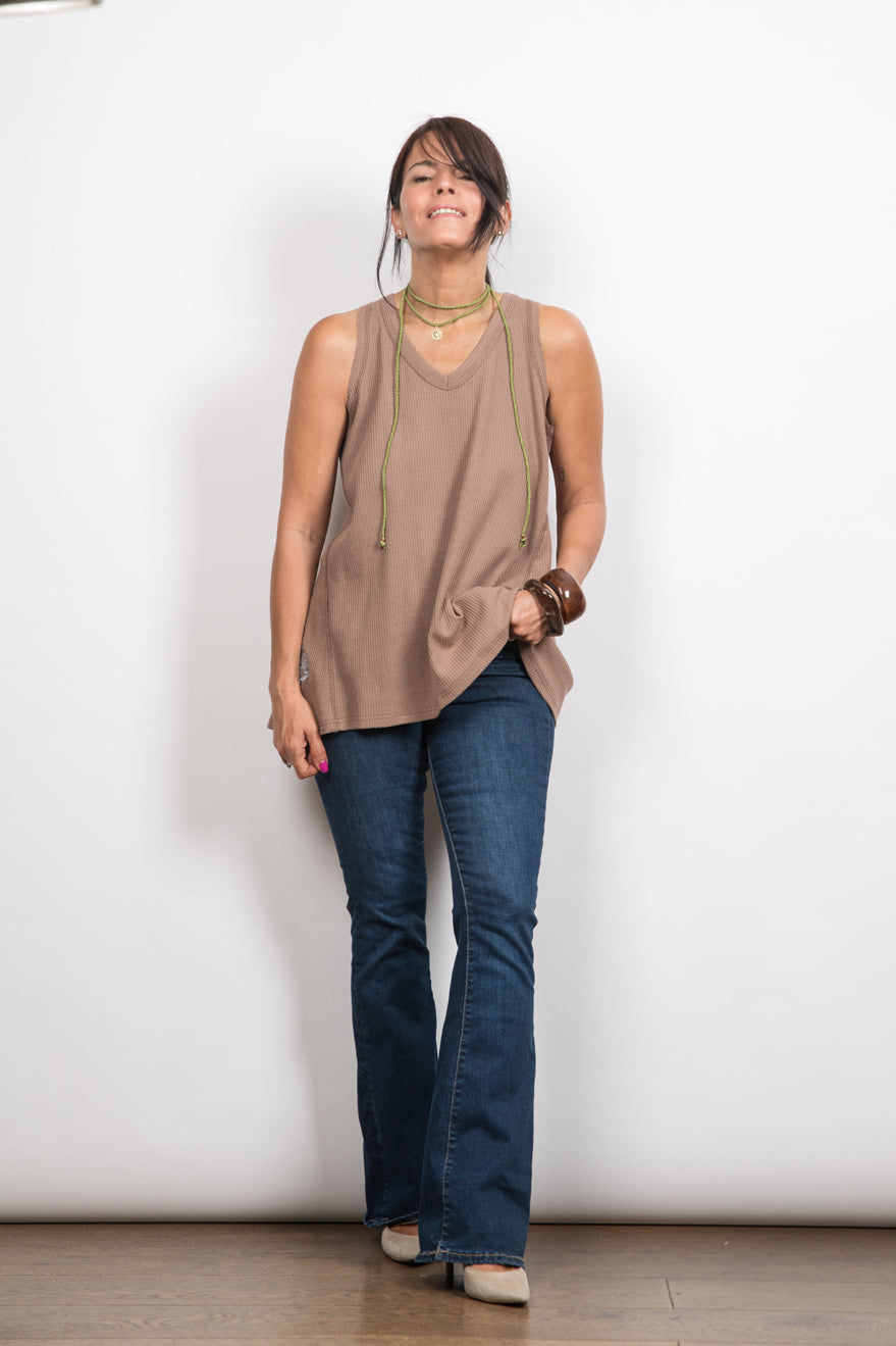 VIVI  V גופיה קאמל וופל