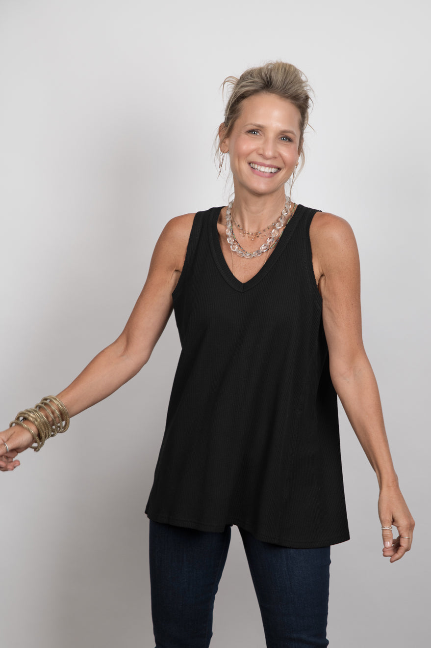 VIVI V גופייה שחורה וופל