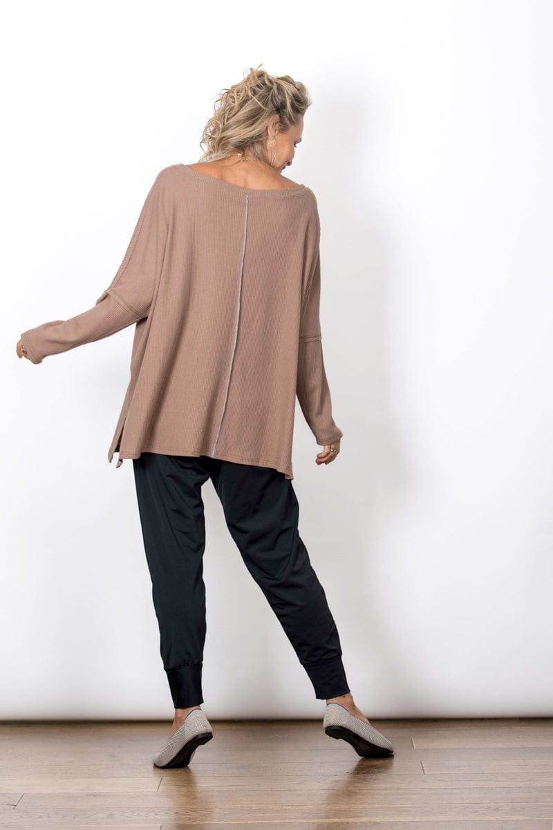 LARRY חולצה אוברסייז קאמל