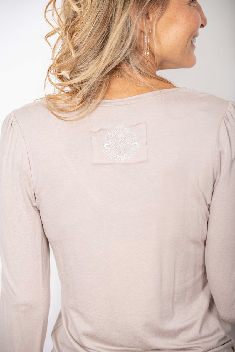 SAGIE  חולצה בייסיק קאמל