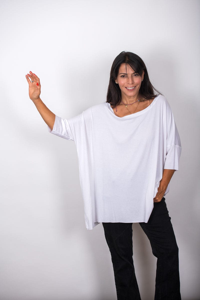 TOKYO חולצת אוברסייז לבנה