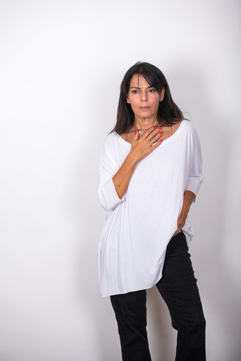 TOKYO חולצת אוברסייז לבנה