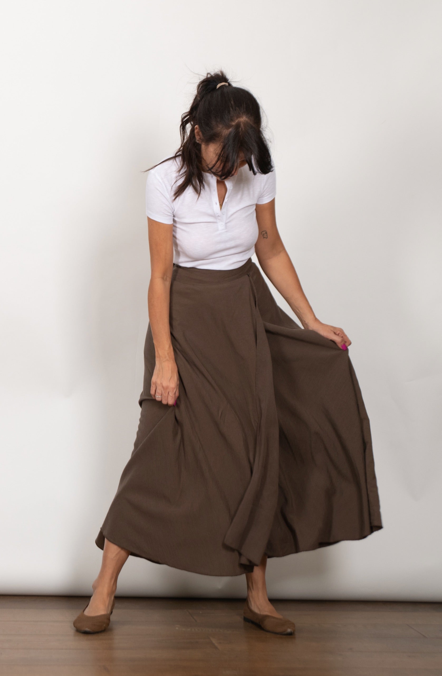 ELECTRA חצאית חומה מעטפת