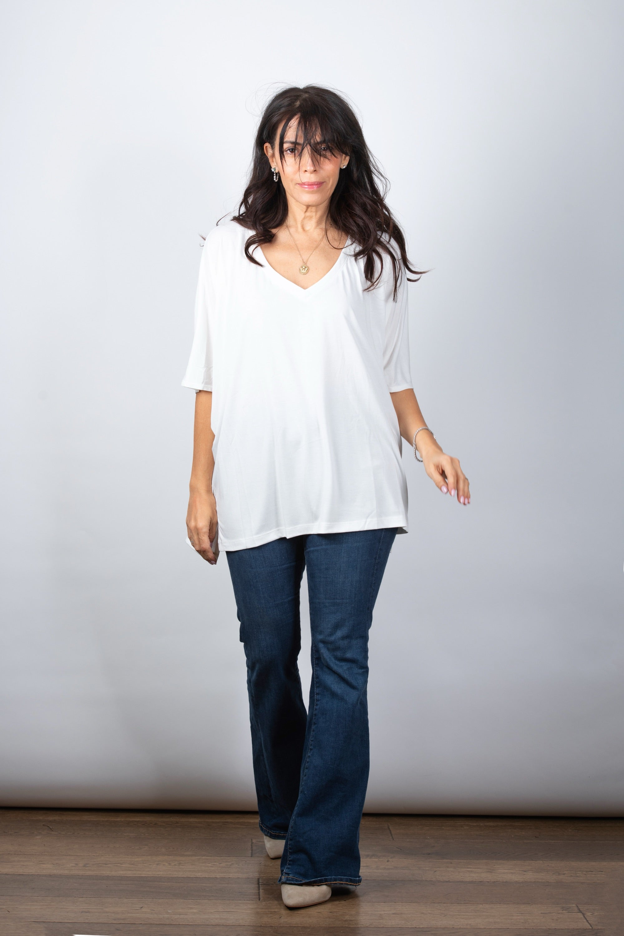 EOS V חולצה אוברסייז לבנה