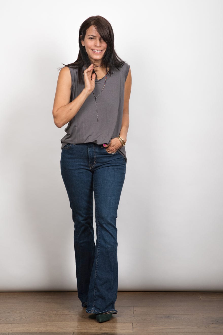 ELLI גופיה אפורה מעוצבת