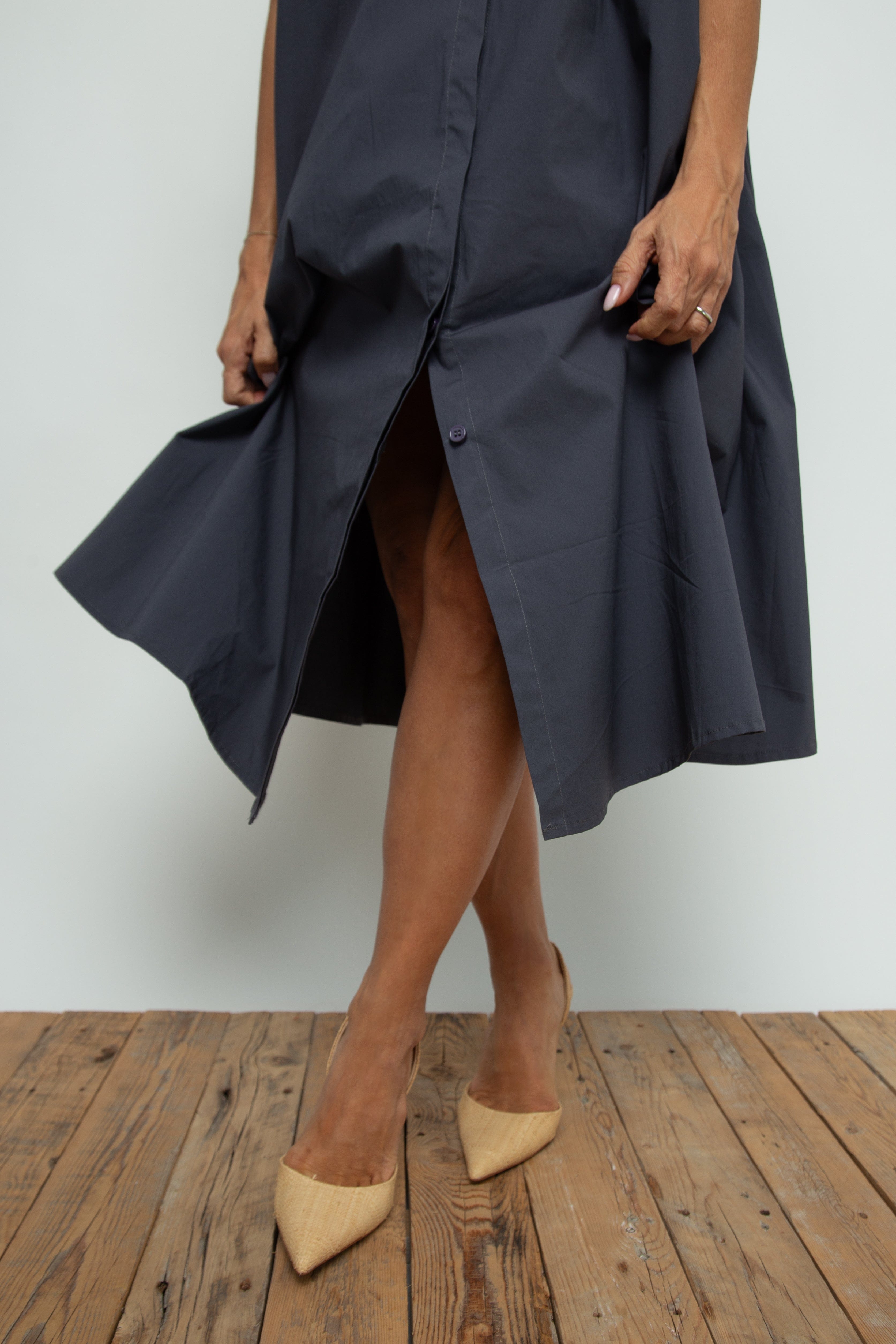 THREE  שמלה אוברסייז אפור סגול image 13