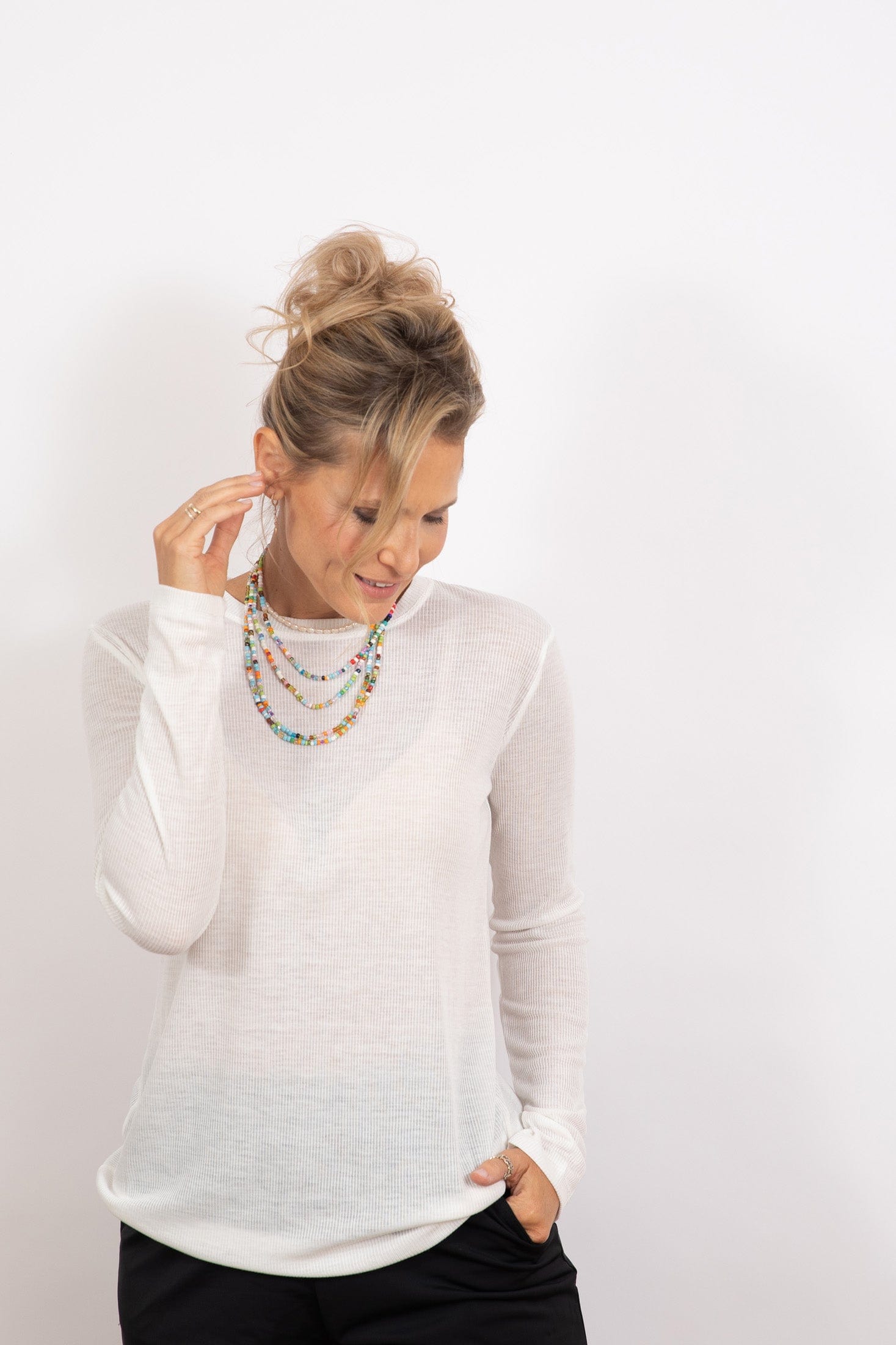 P SHIRT  חולצה לבנה בייסיק image 3