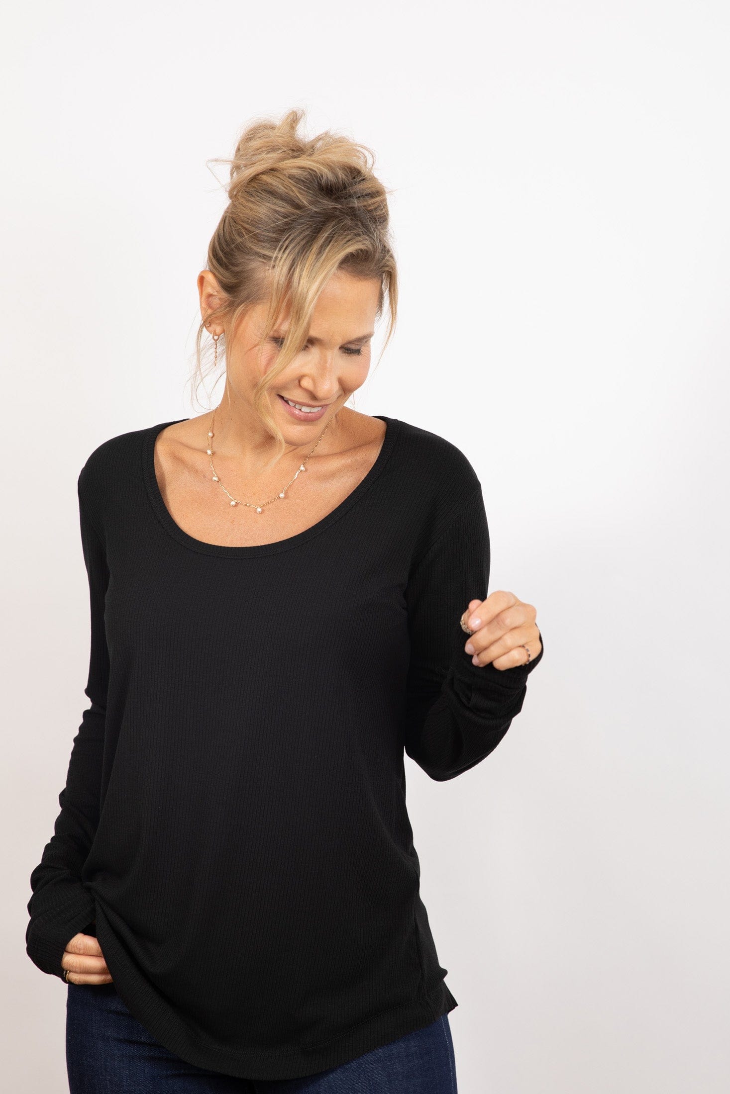 M SHIRT  חולצה שחורה בייסיק image 2