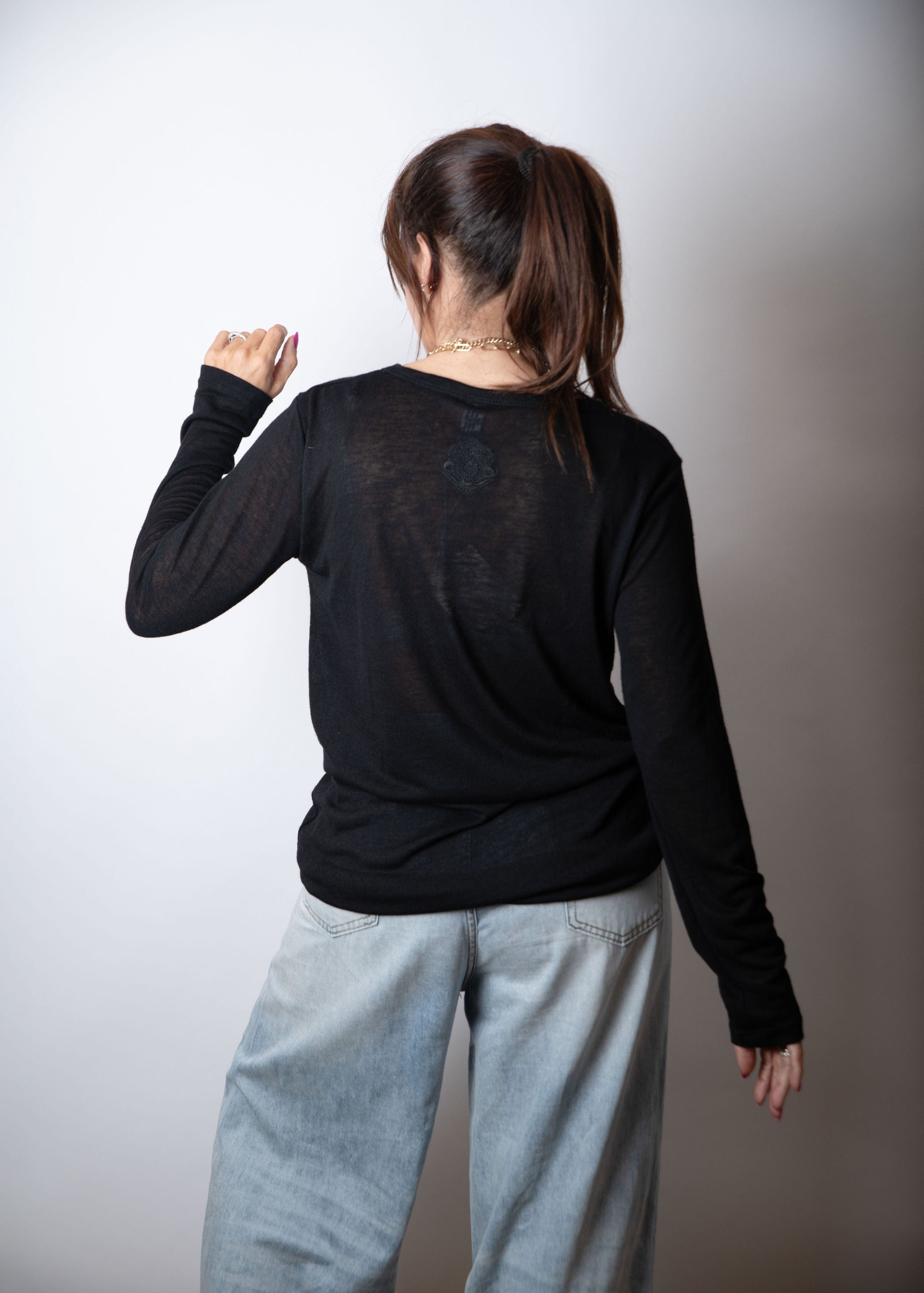 CHAVA חולצה בייסיק שחורה image 2