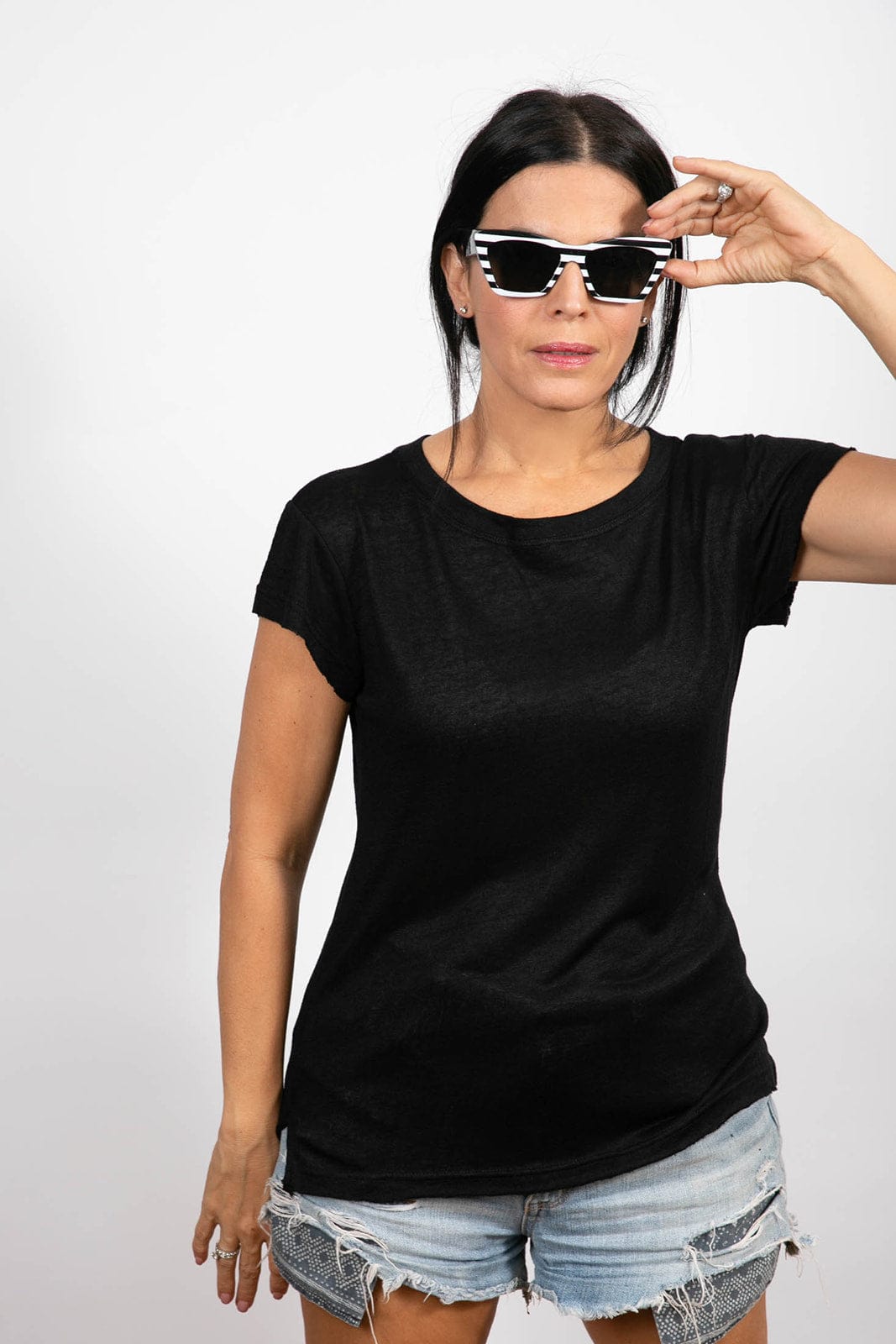 חולצה שחורה בייסיק NELLA image 0