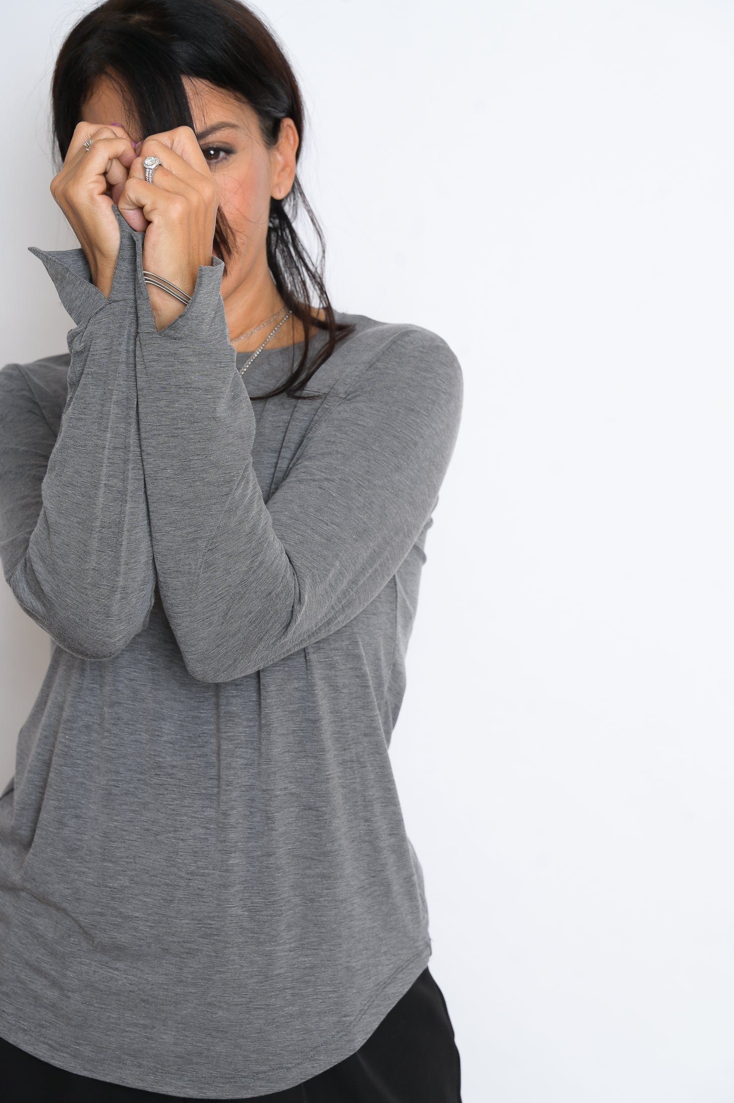 T SHIRT חולצה אפורה בייסיק image 3