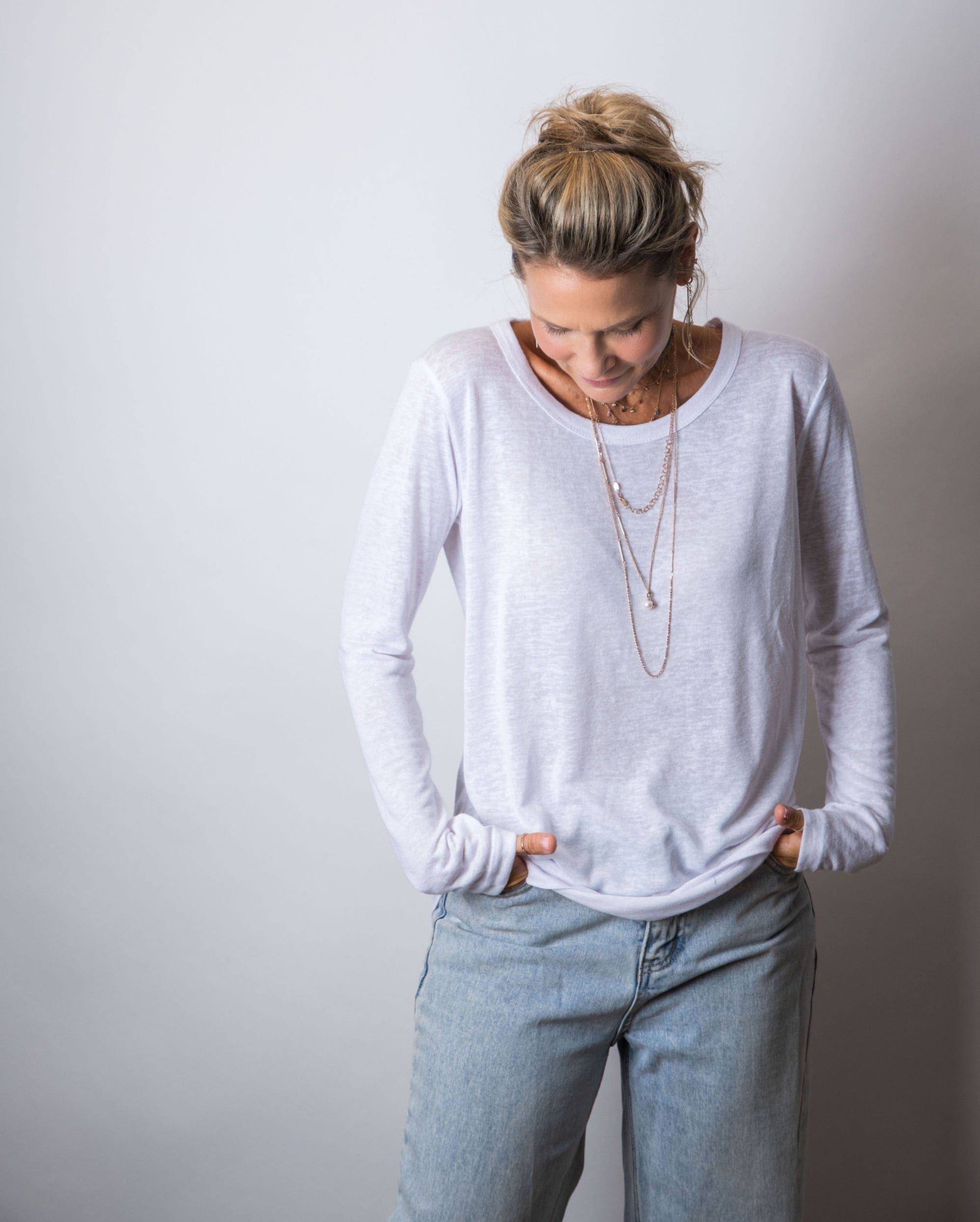 CHAVA חולצה בייסיק לבנה image 5