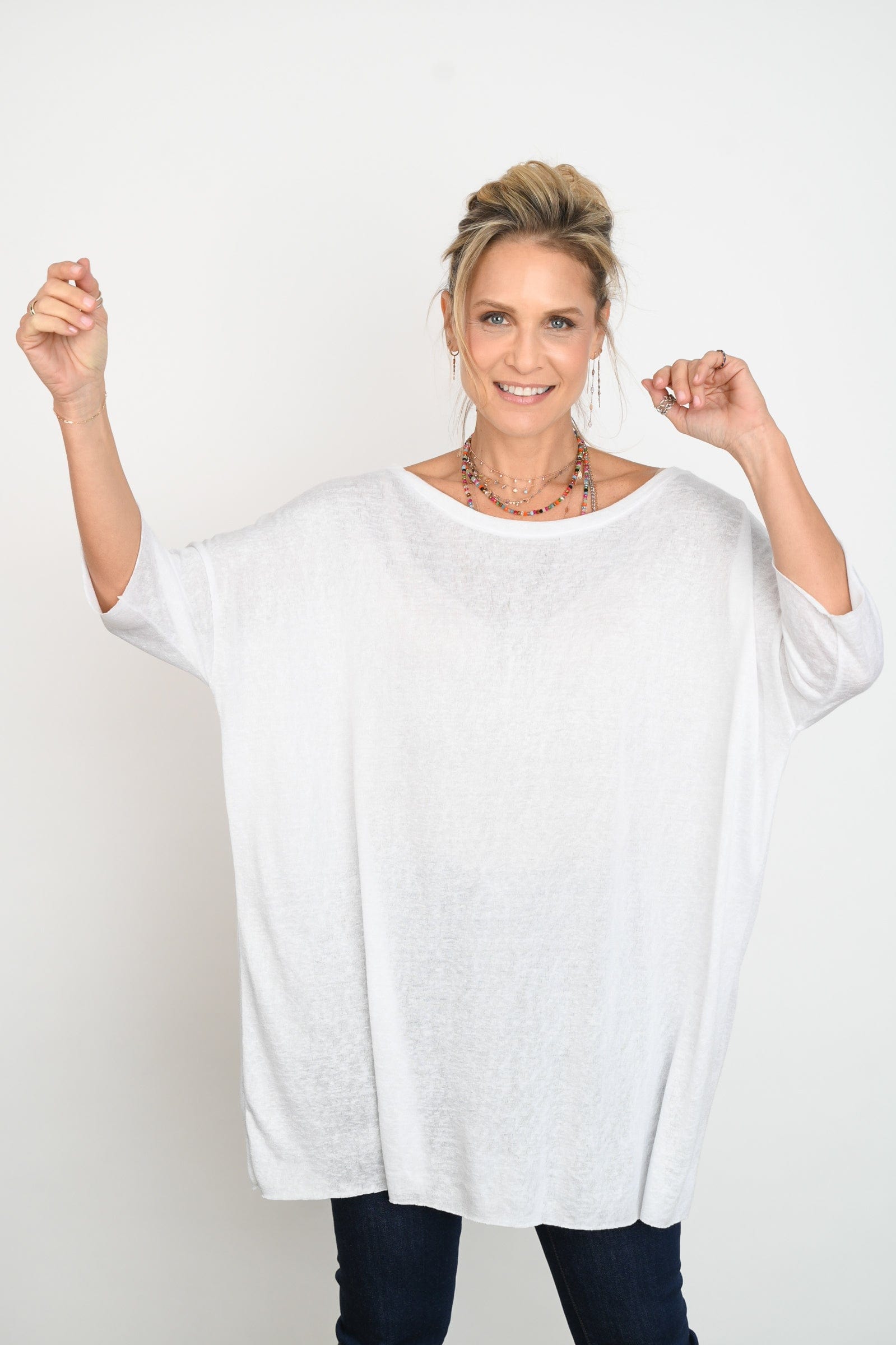 Lili חולצה לבנה אוברסייז image 6