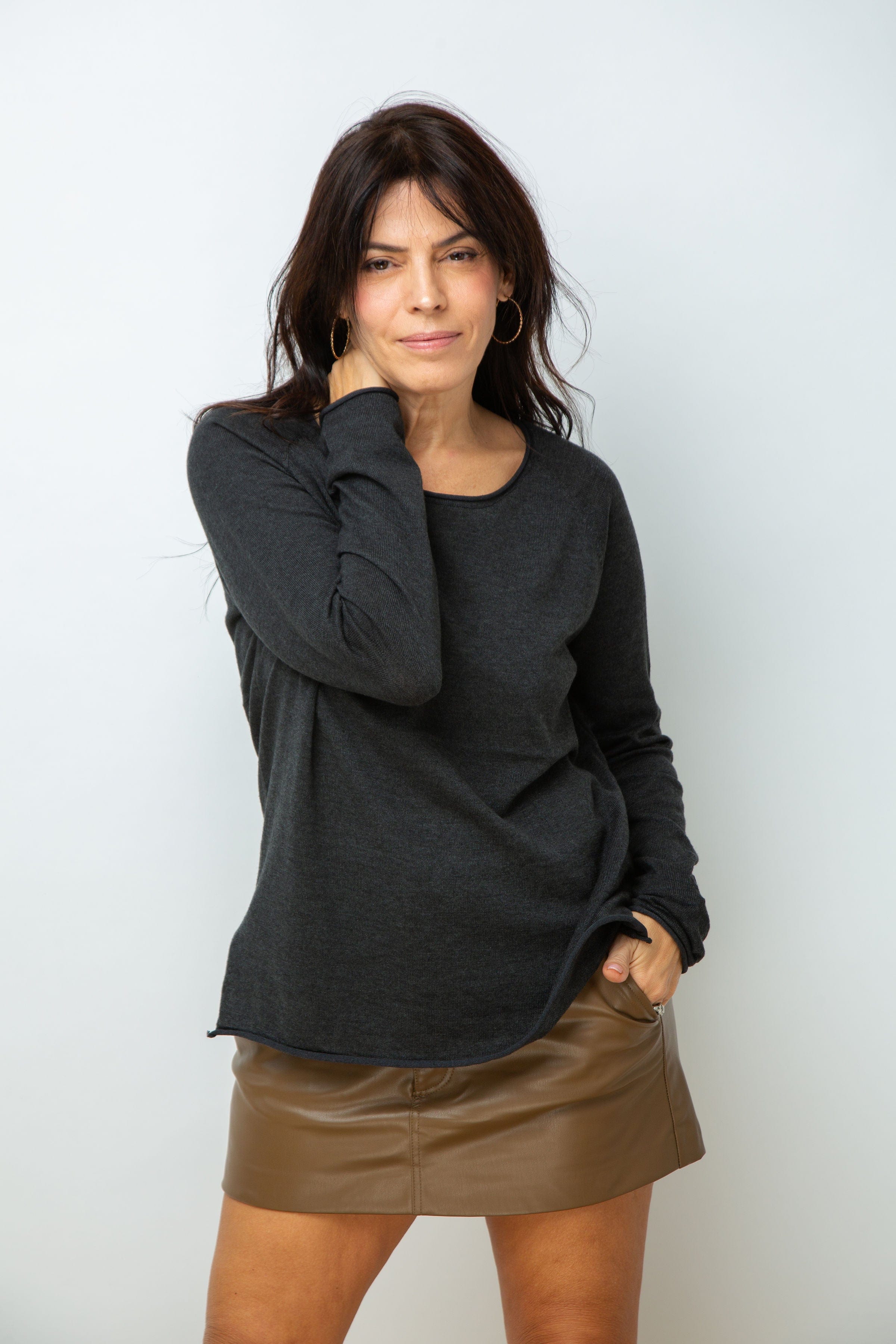 POOL סריג עגול אפור image 0