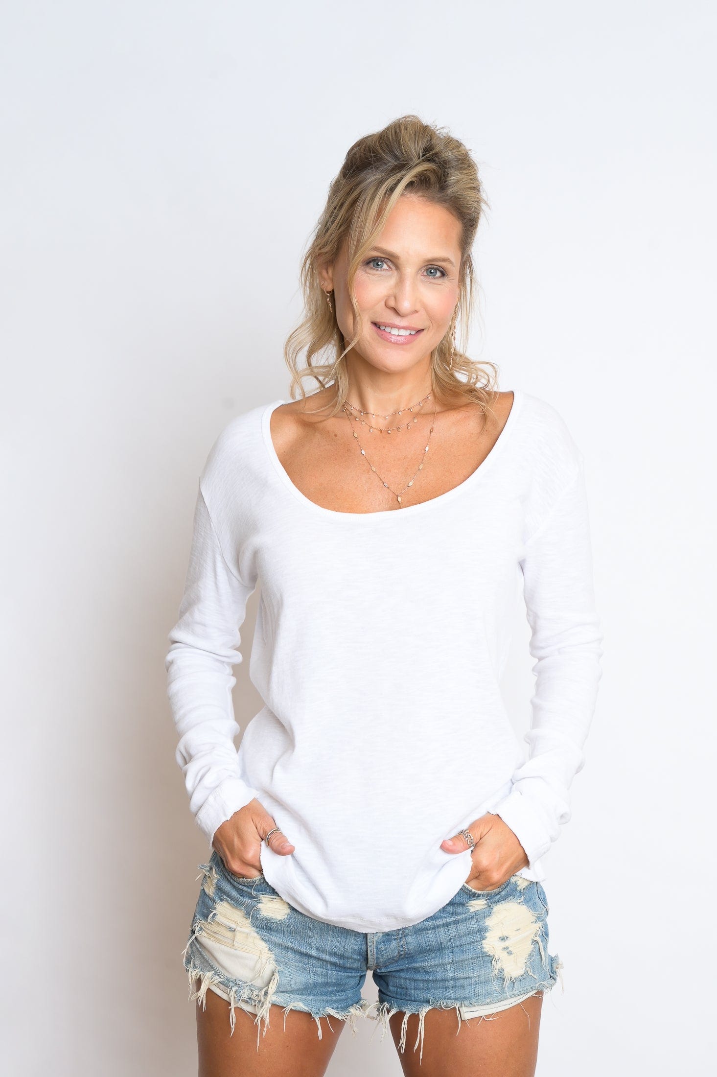 H SHIRT חולצה בייסיק לבנה image 4