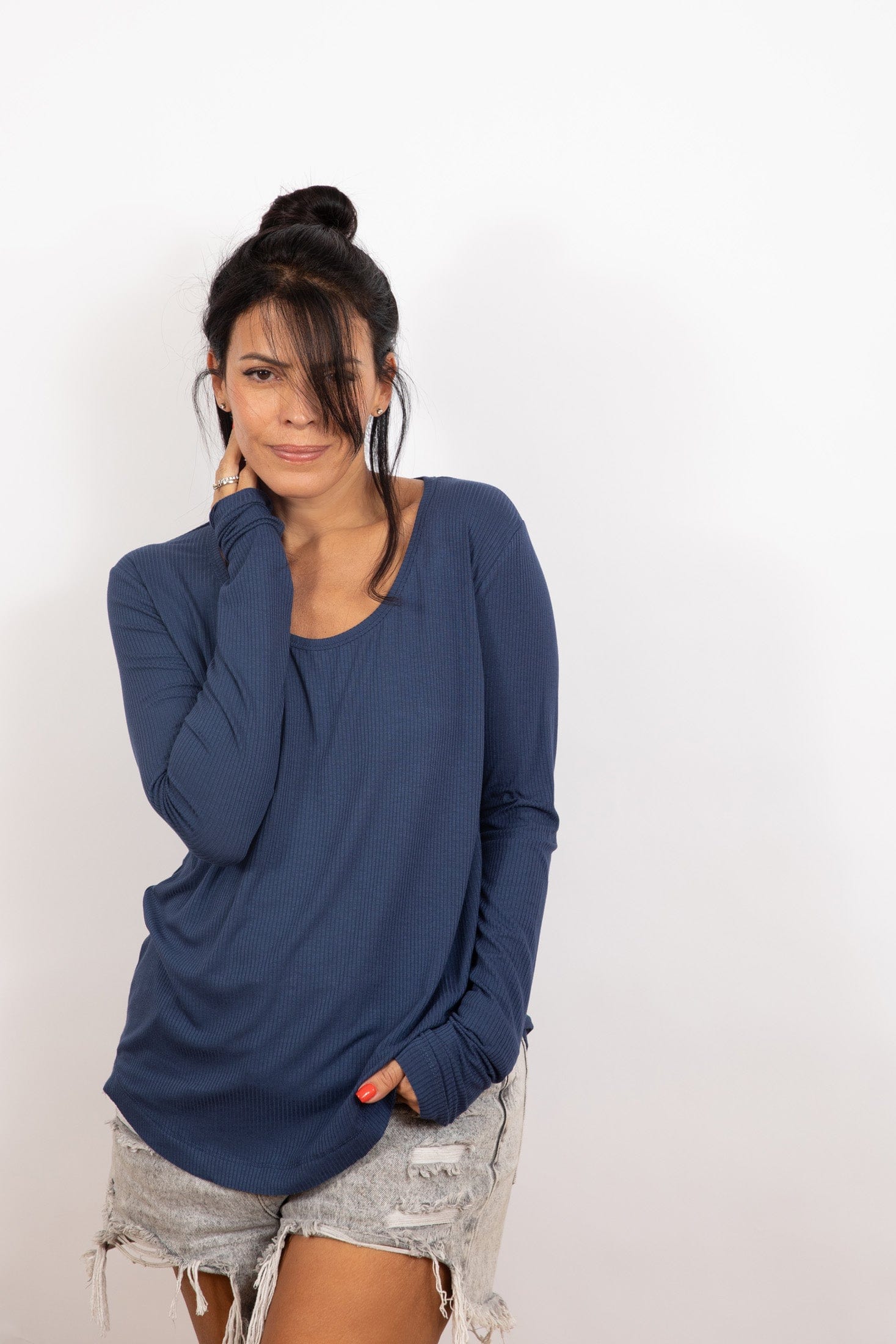 M SHIRT  חולצה כחולה בייסיק image 2