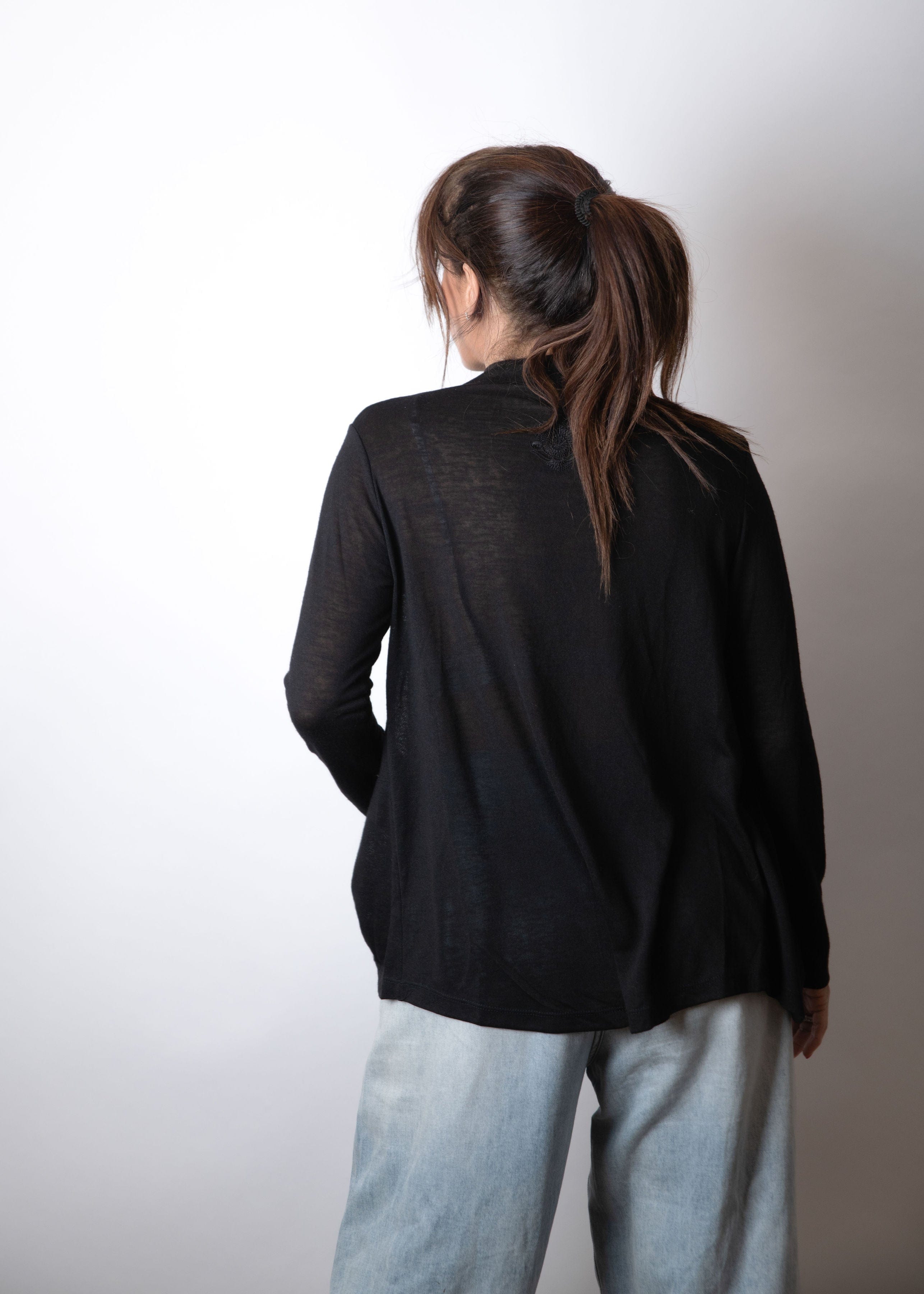 DALUMI  חולצה שחורה מיני גולף image 3