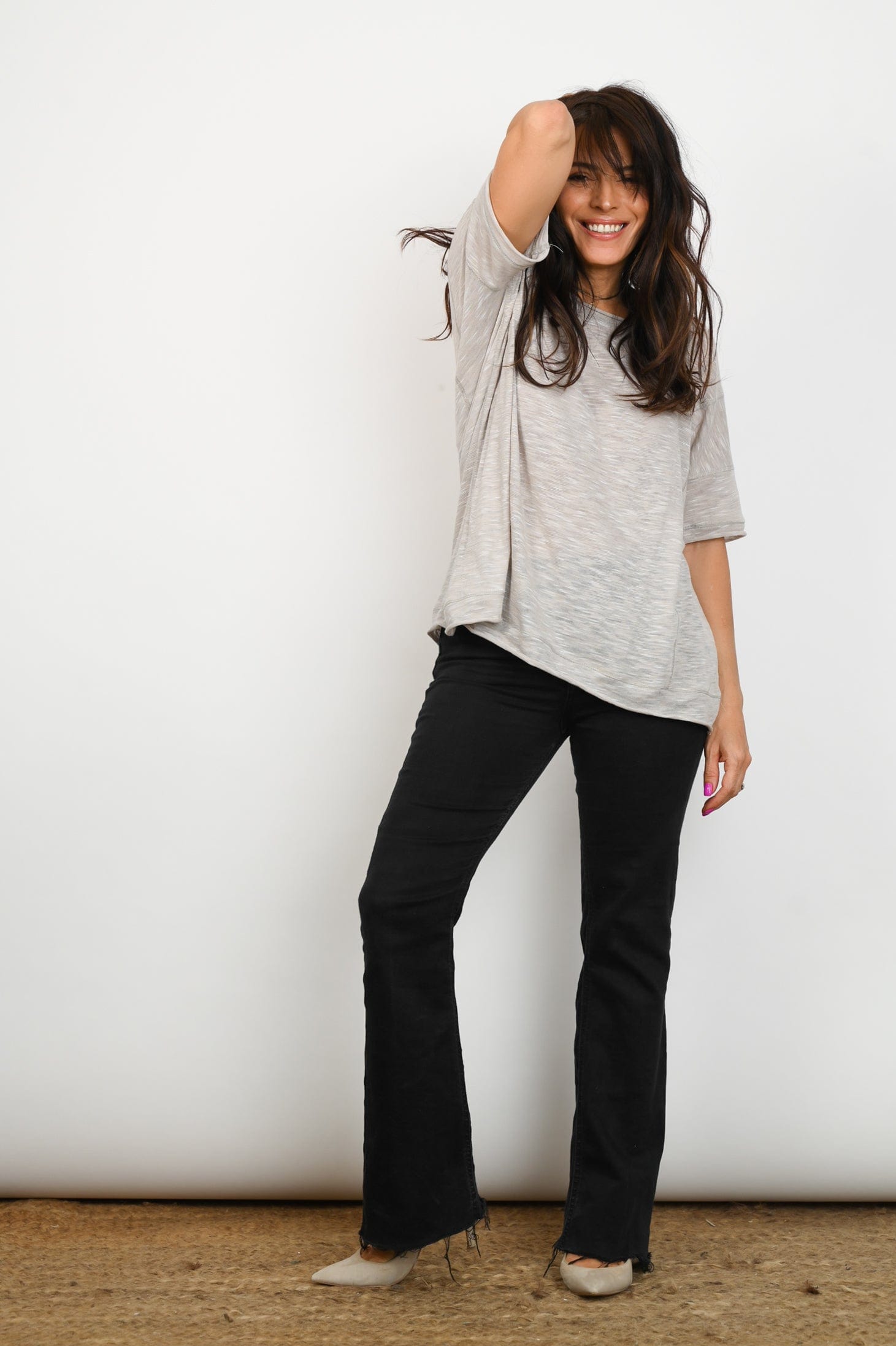 IT חולצה אפורה image 7