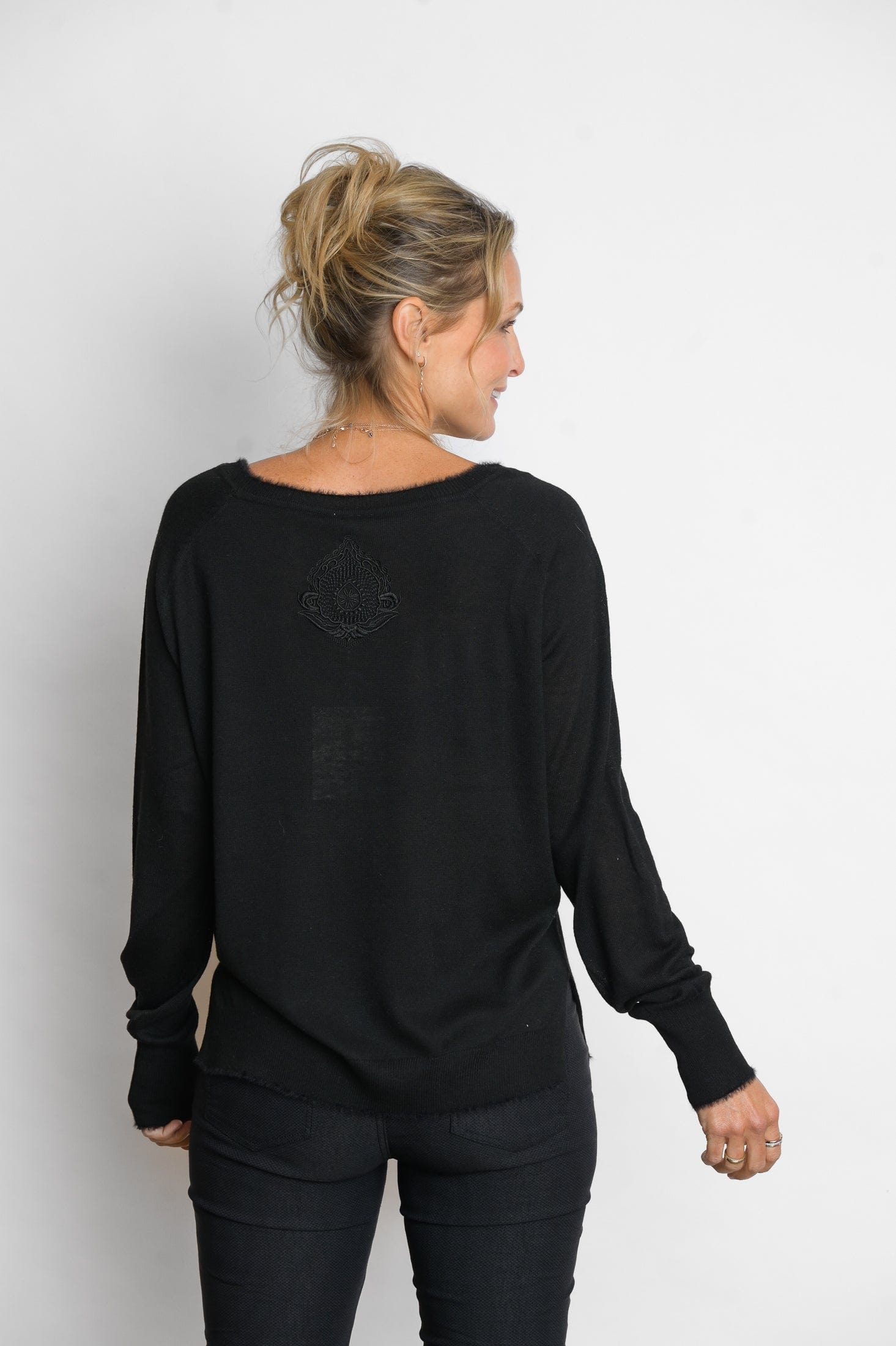 LIPSI סריג עגול שחור image 5