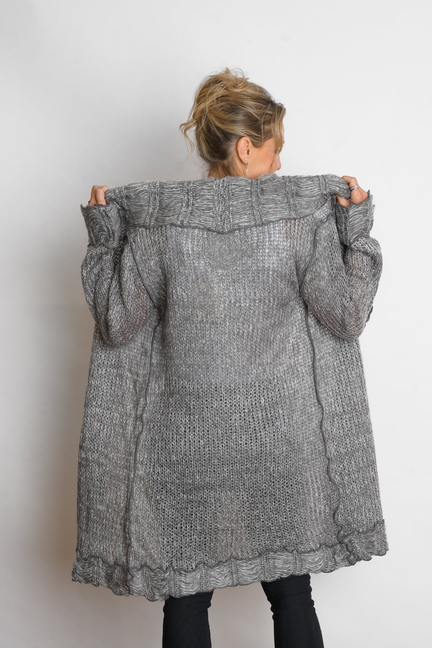 PAROS עליונית סרוגה אפור לבן image 5