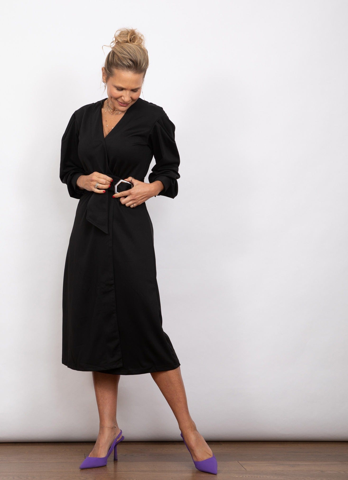 HERA שמלת מעטפת שחורה image 8