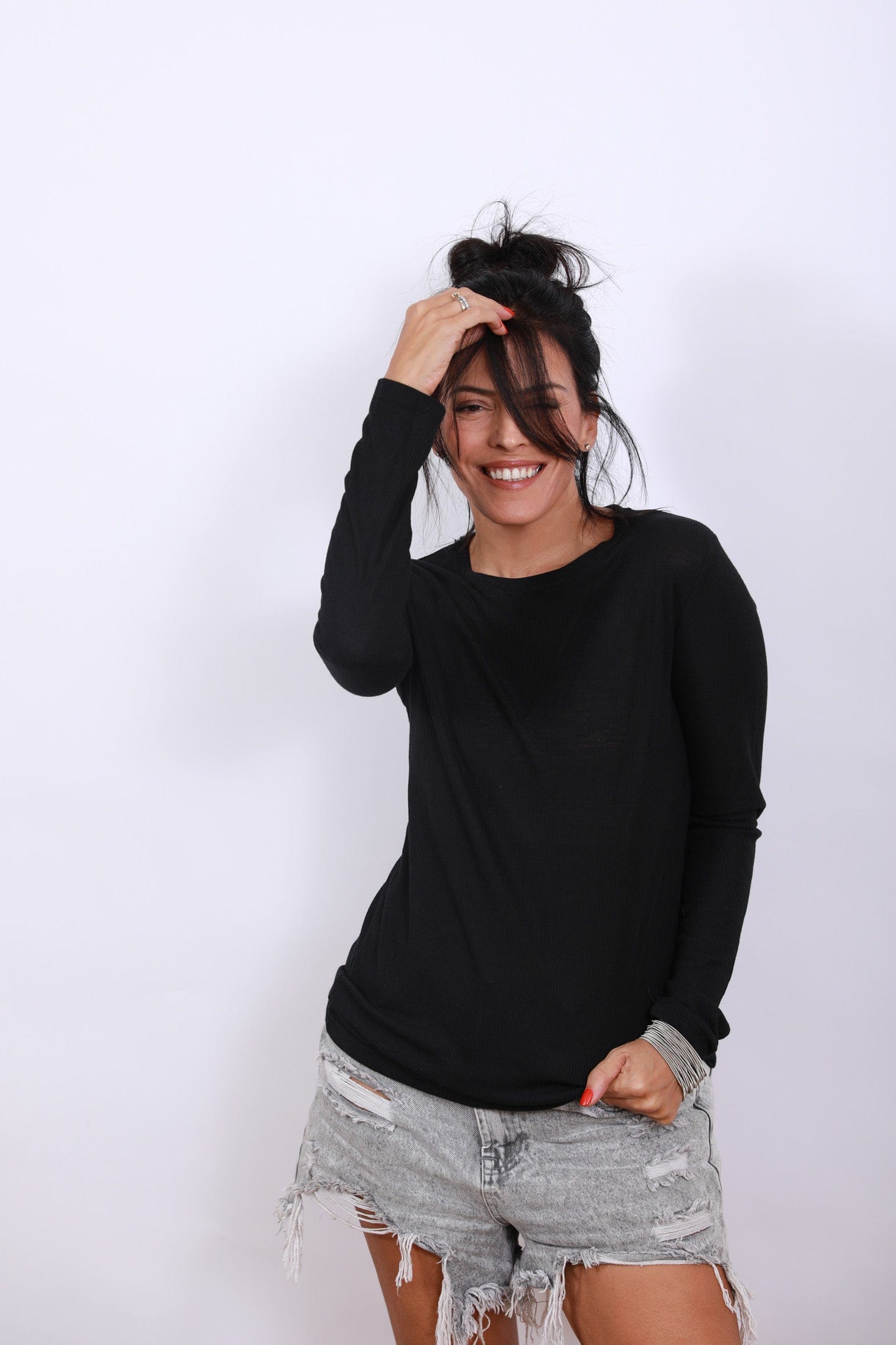 P SHIRT  חולצה שחורה בייסיק image 7