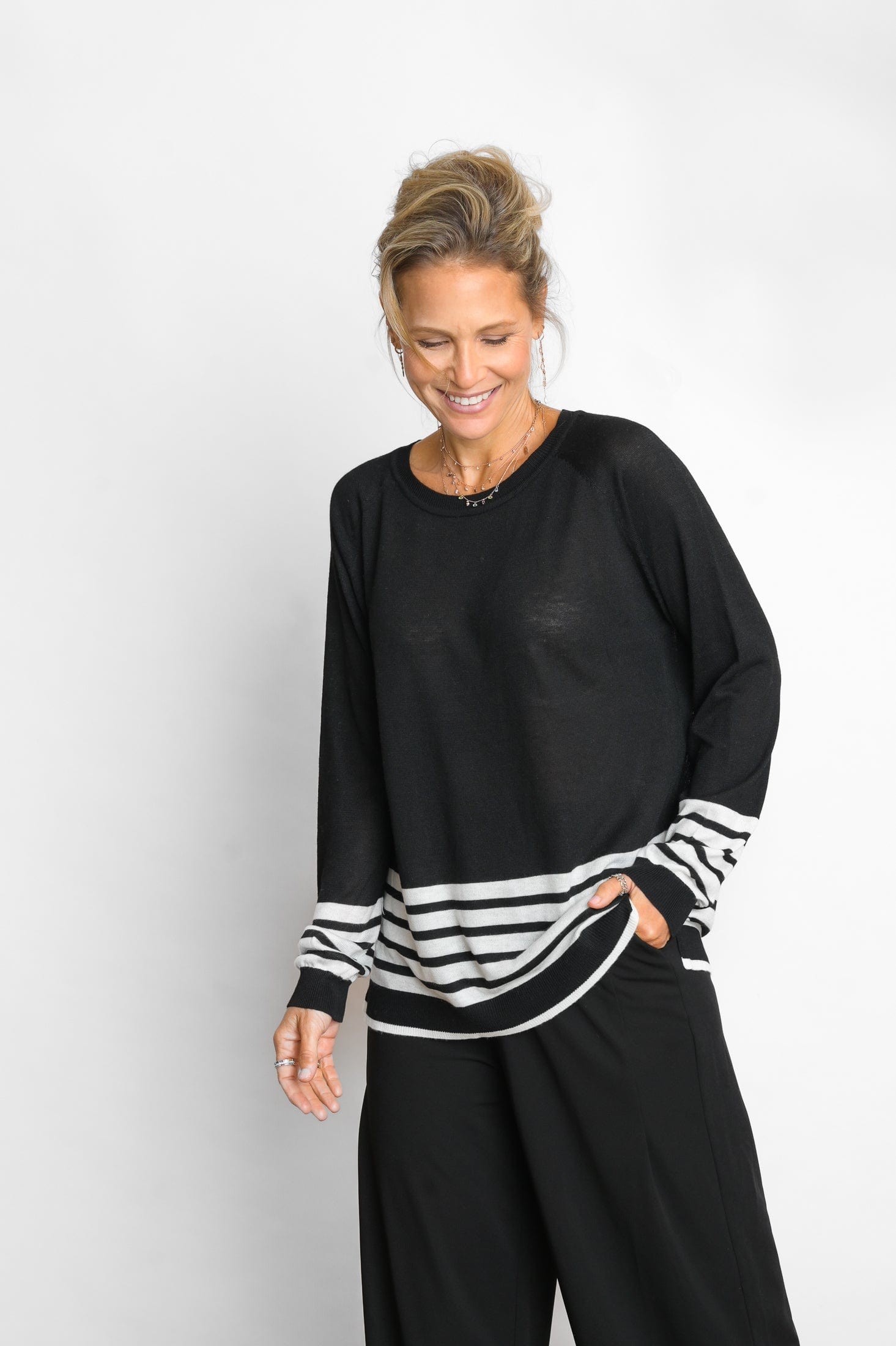 ARKI סריג פסים שחור לבן image 3