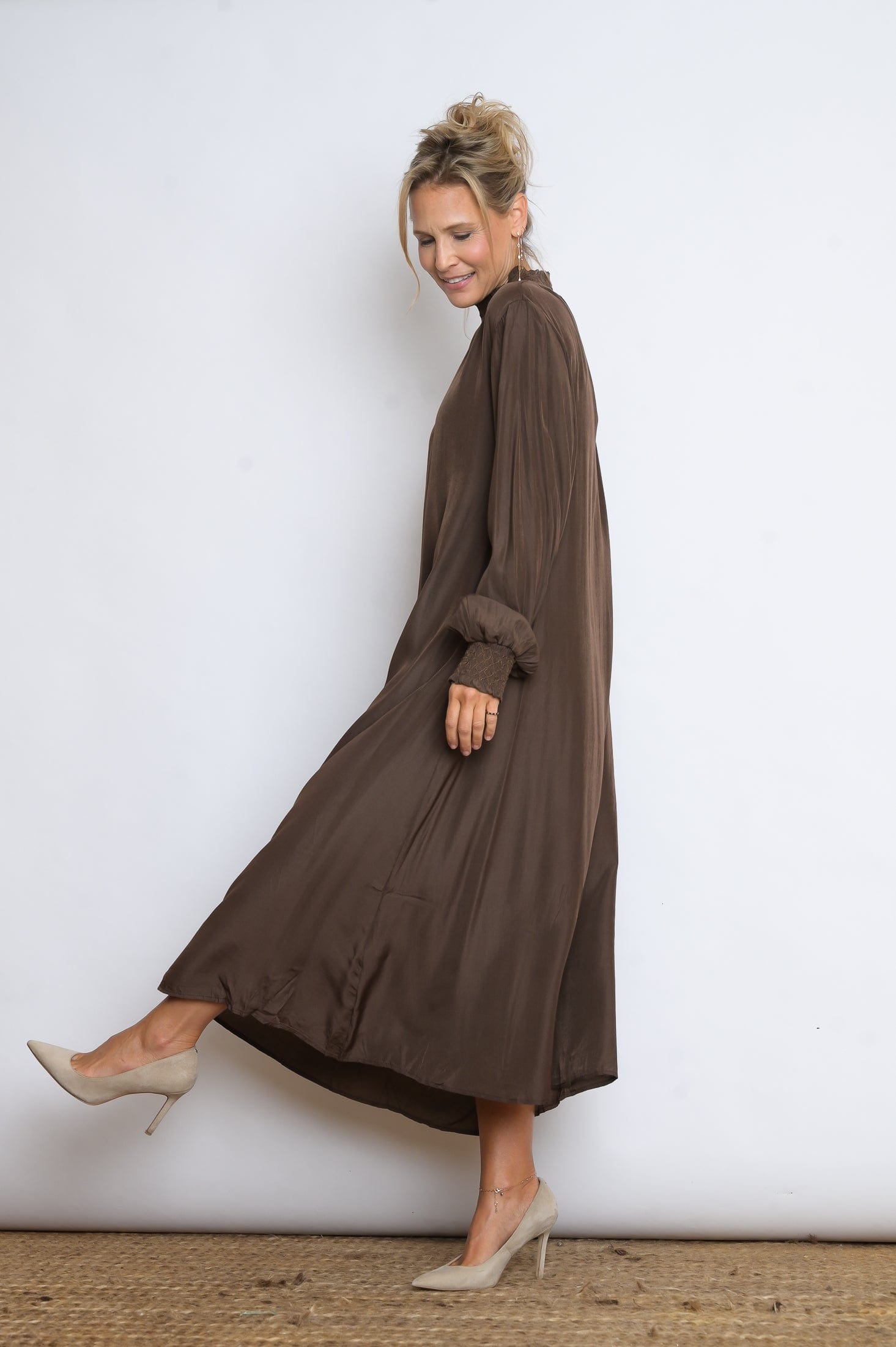 RAINI שמלת גולף חומה image 8