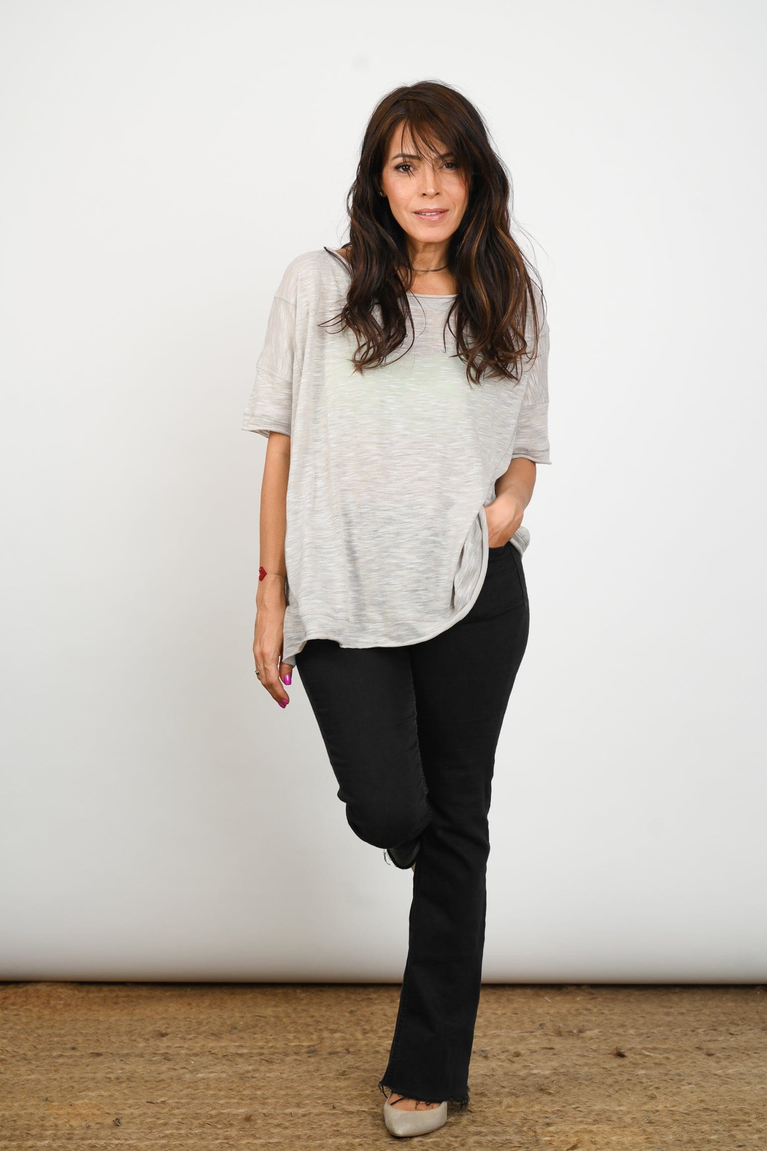 IT חולצה אפורה image 5