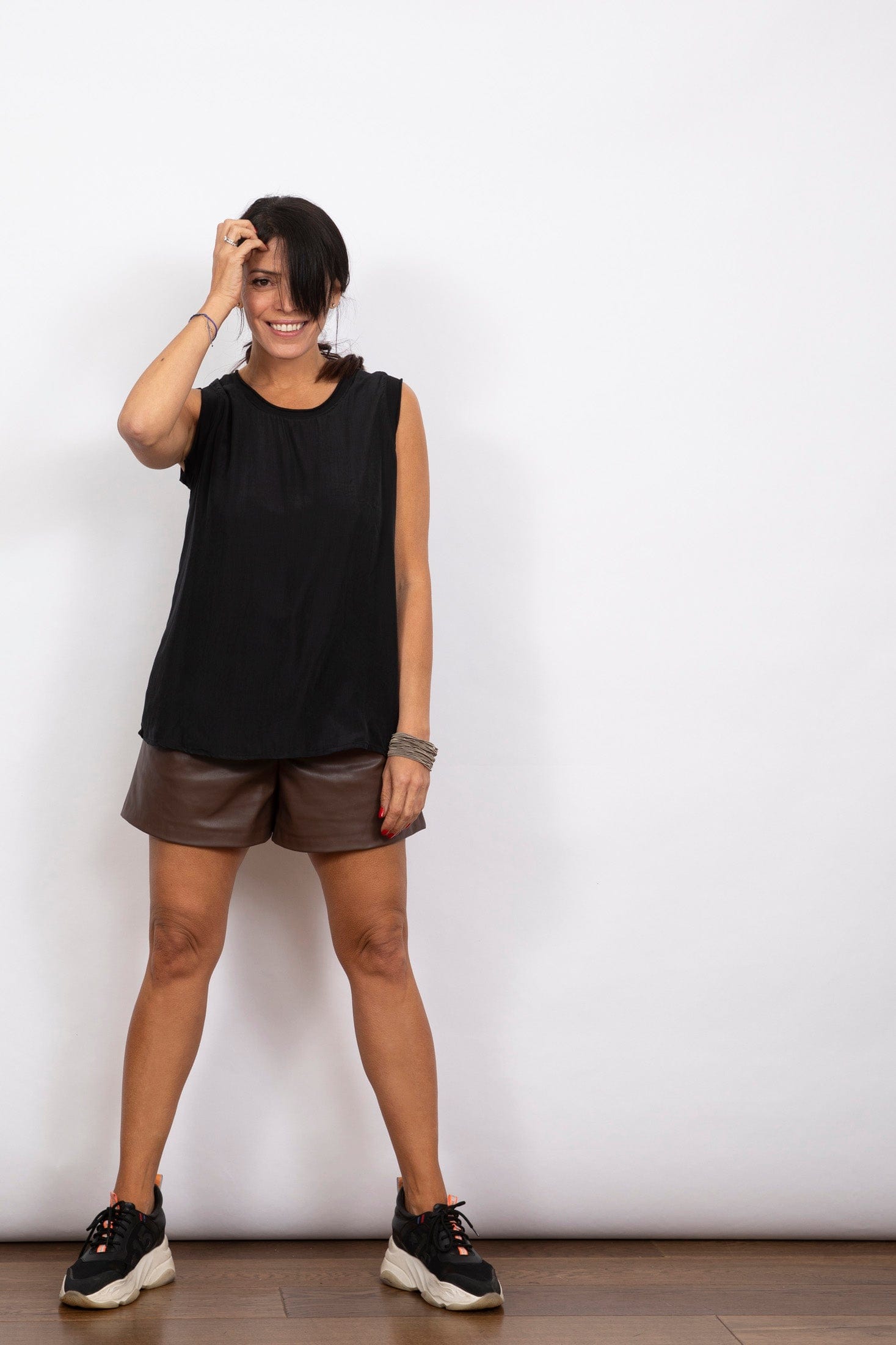 LUNA גופיה שחורה image 6