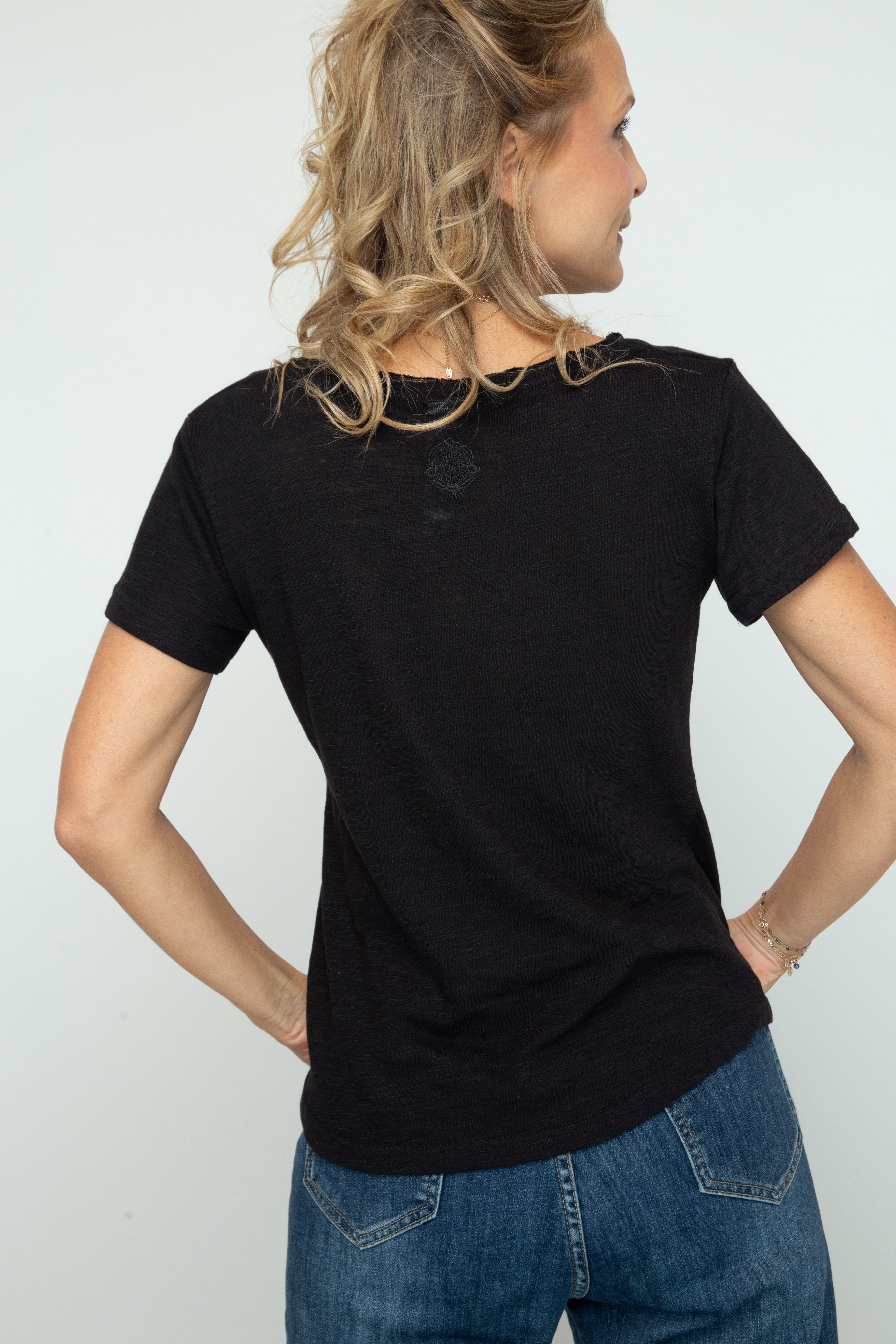 KOR NEW V חולצה  שחורה image 6